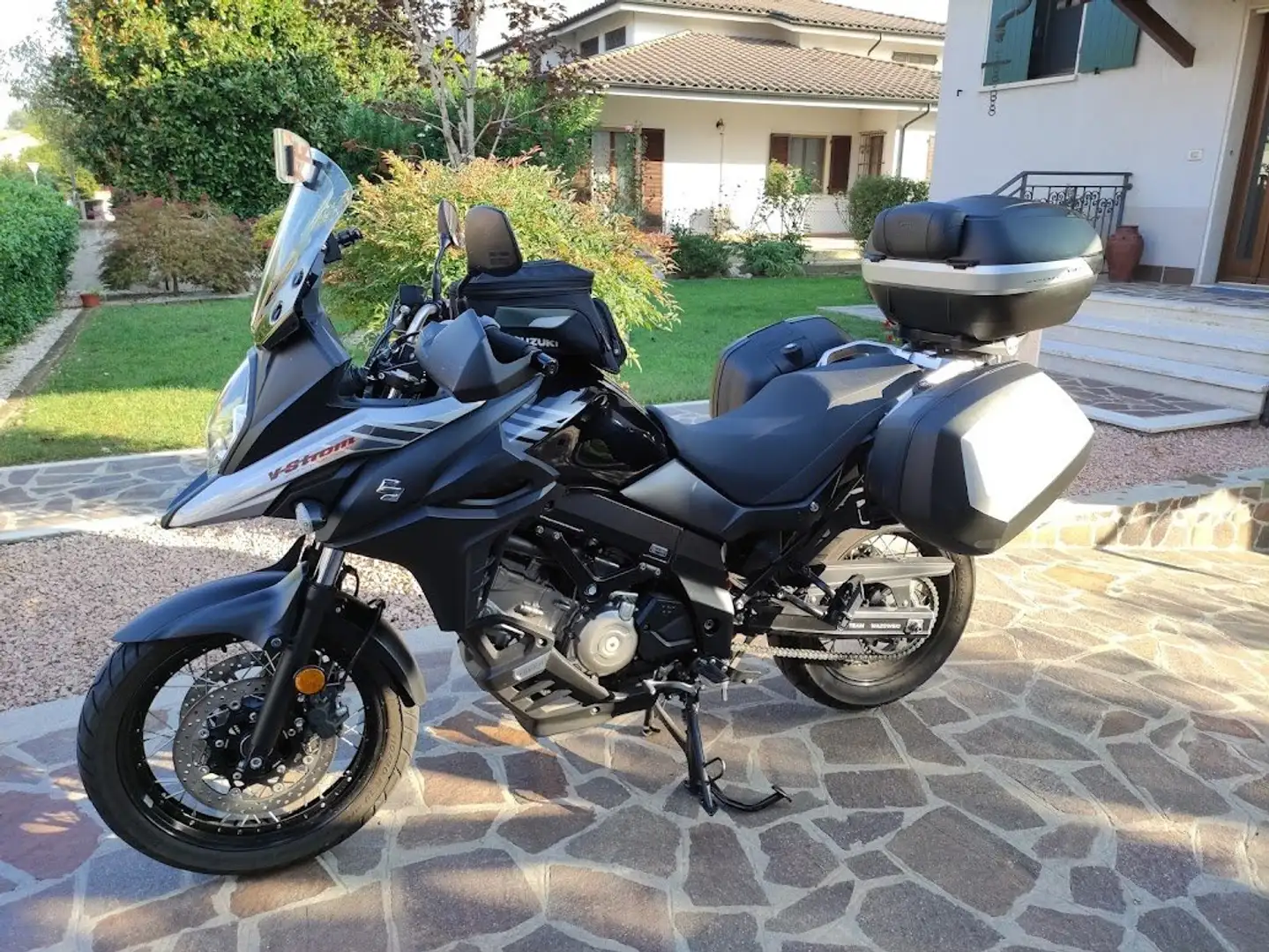 Suzuki V-Strom 650 XT WC70 1 1 Noir - 1