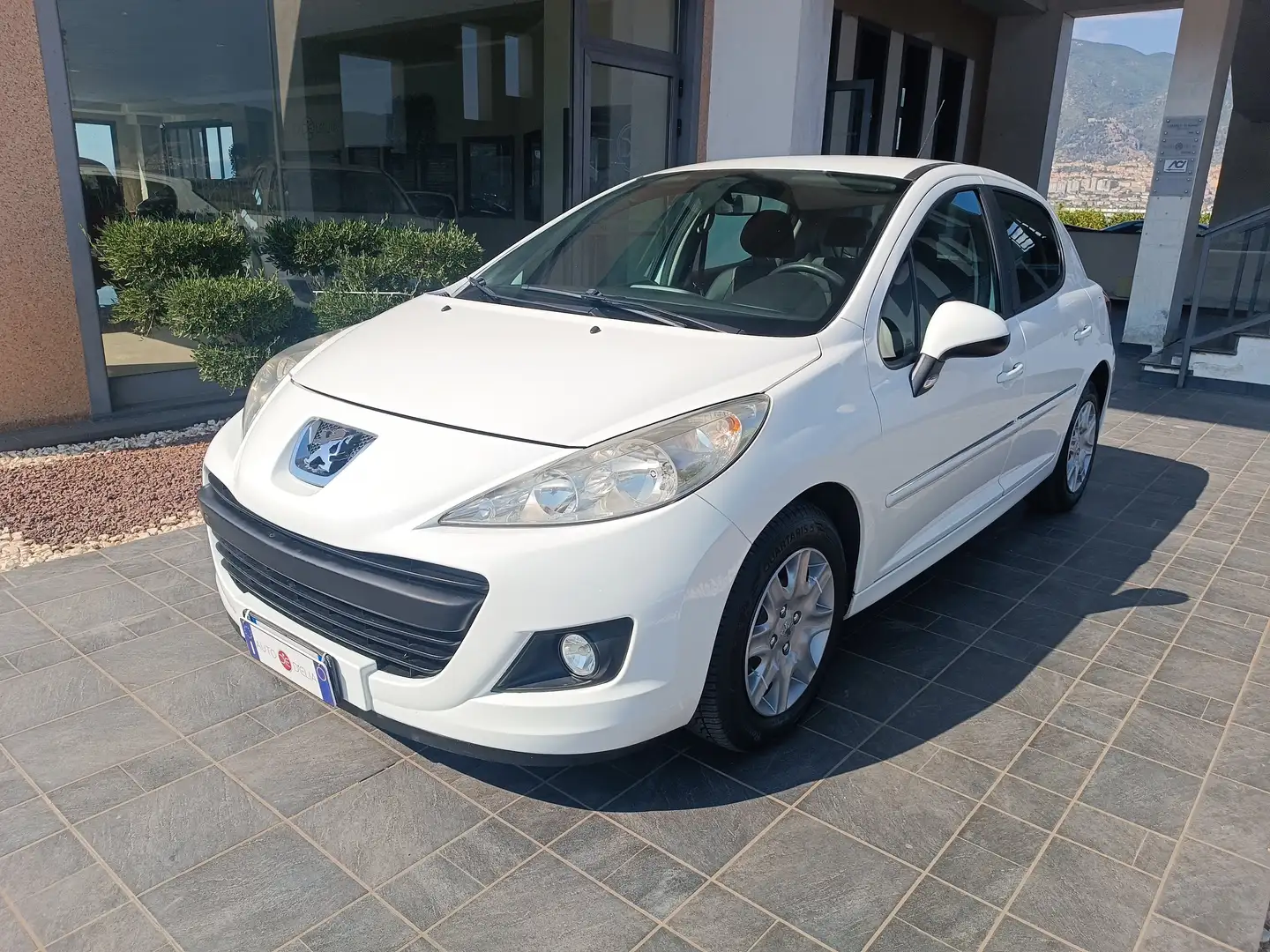 Peugeot 207 207 5p 1.4 8v Plus eco-Gpl 75cv Blanco - 1