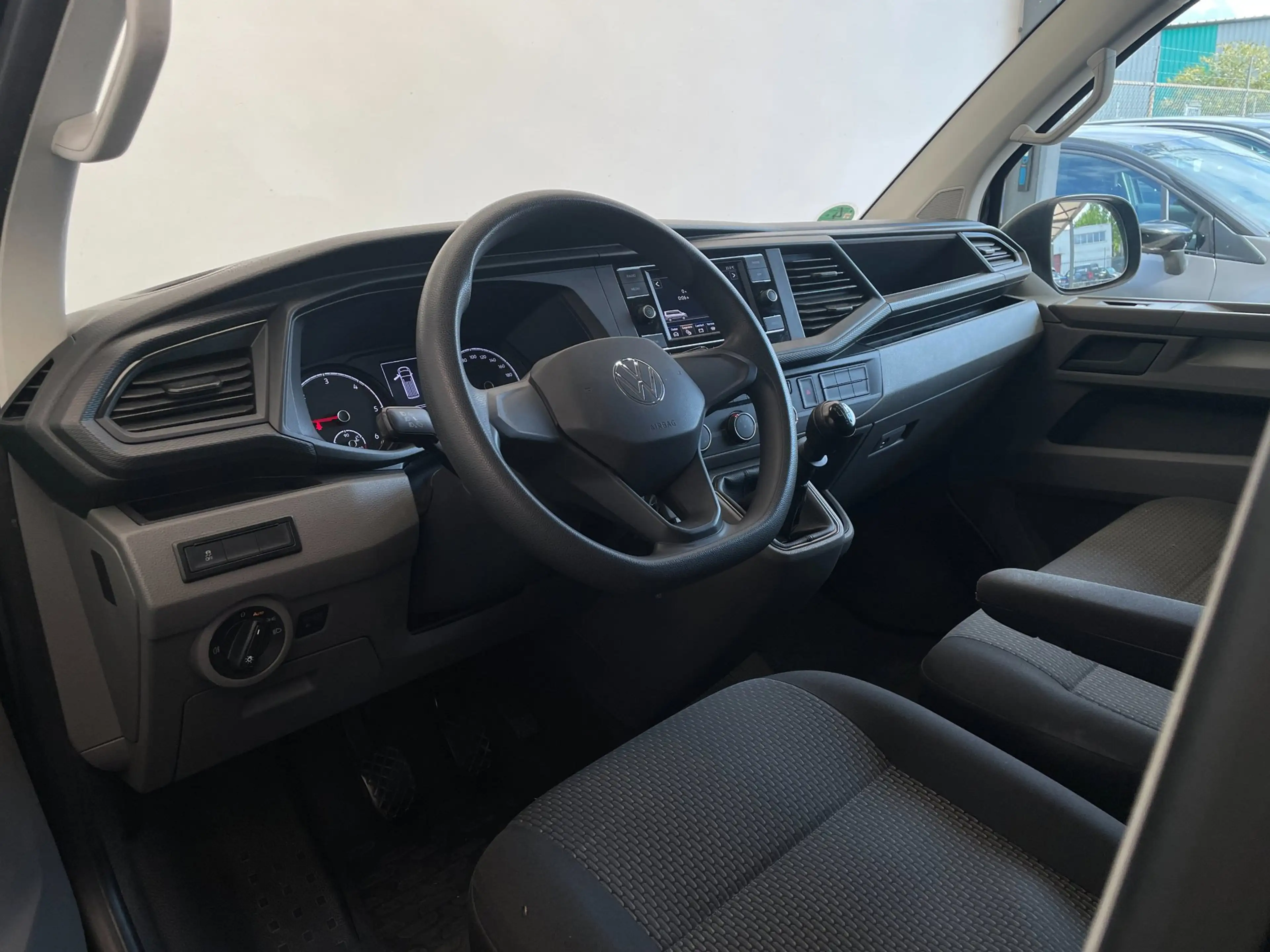 Volkswagen Transporter 6.1 L1H1|3-zits|Carplay|Camera|Trekhaak|2200kg tre — photo 10