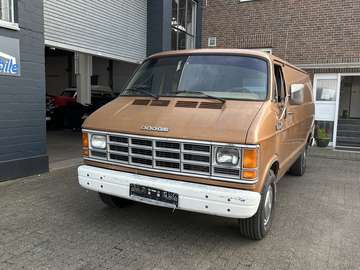 Ram Van 250 Custom * Survivor im Erstlack *