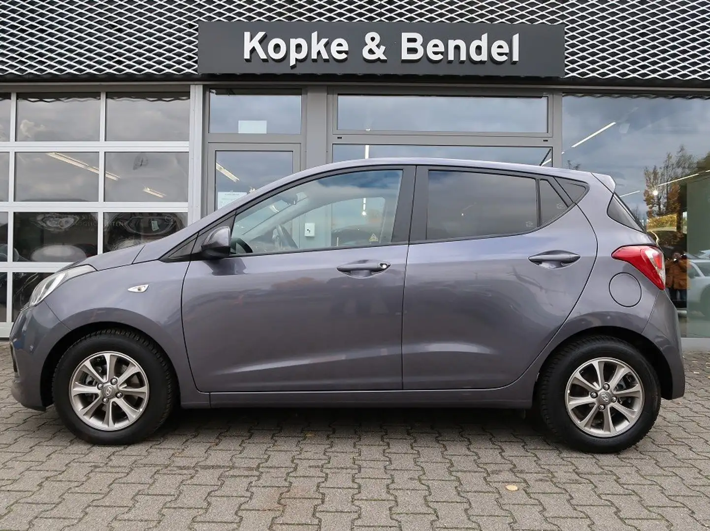 Hyundai i10 1.2 YES!Gold*Allwetter*viele Extras*Bestzustand* i Grijs - 2