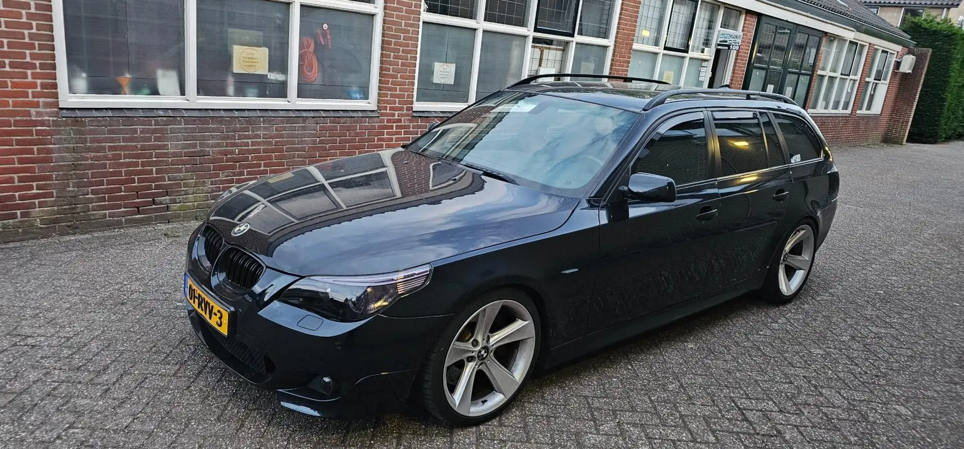 BMW 530 5-serie Touring 530d getuned 330pk voll M pakket Black - 2