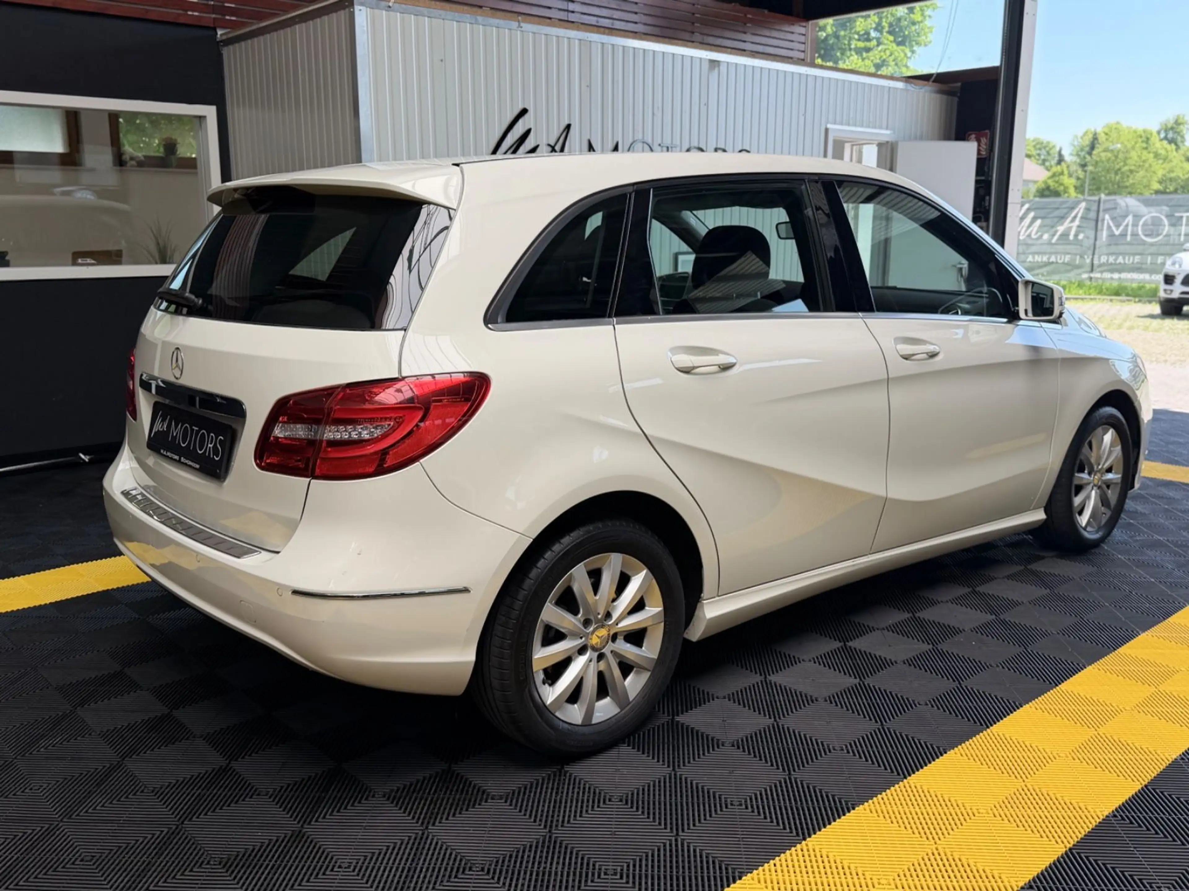 Mercedes-Benz B 220 B220 4Matic/KAMERA/ILS/TOTWI/ — photo 8