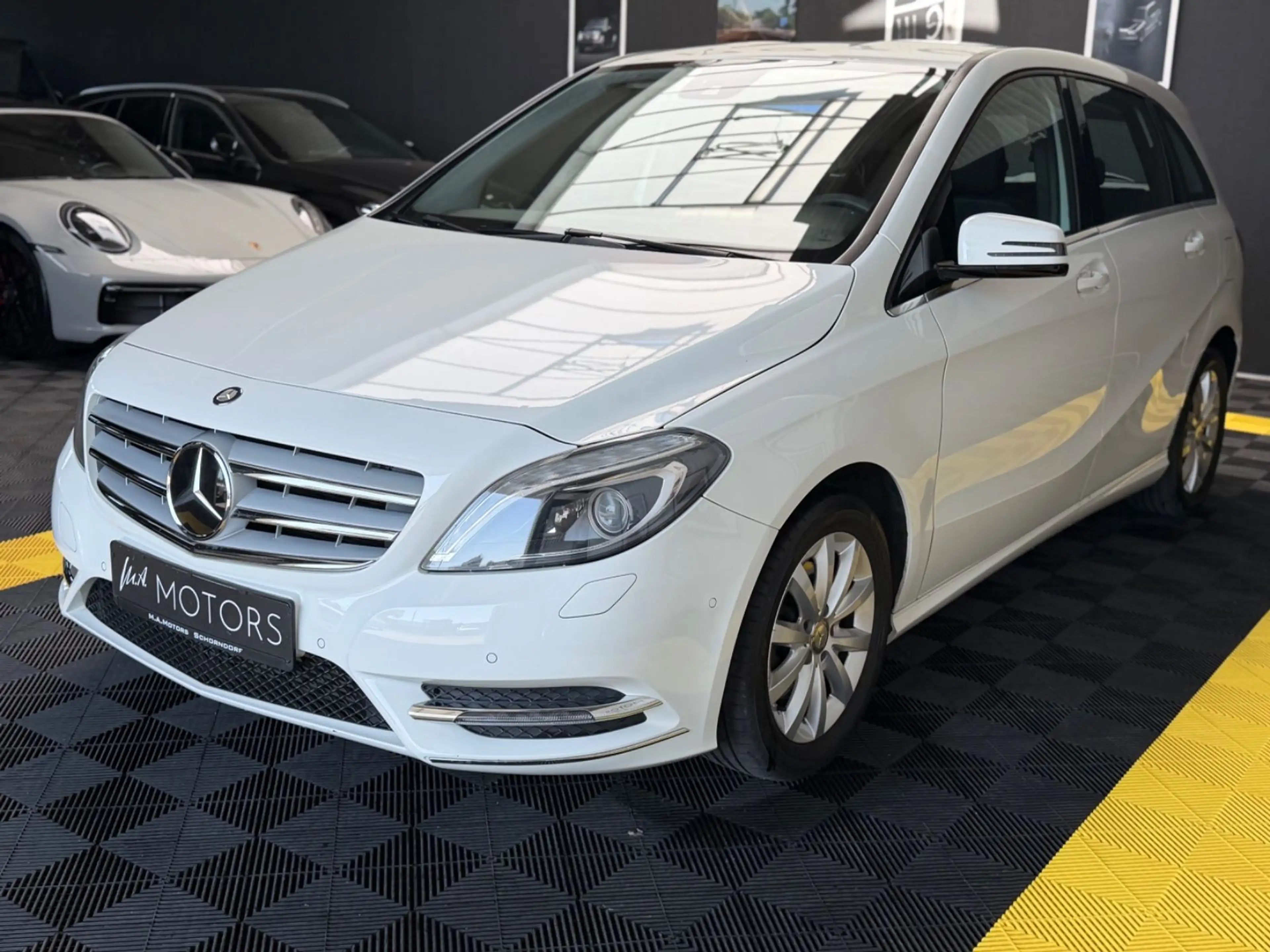 Mercedes-Benz B 220 B220 4Matic/KAMERA/ILS/TOTWI/ — photo 4