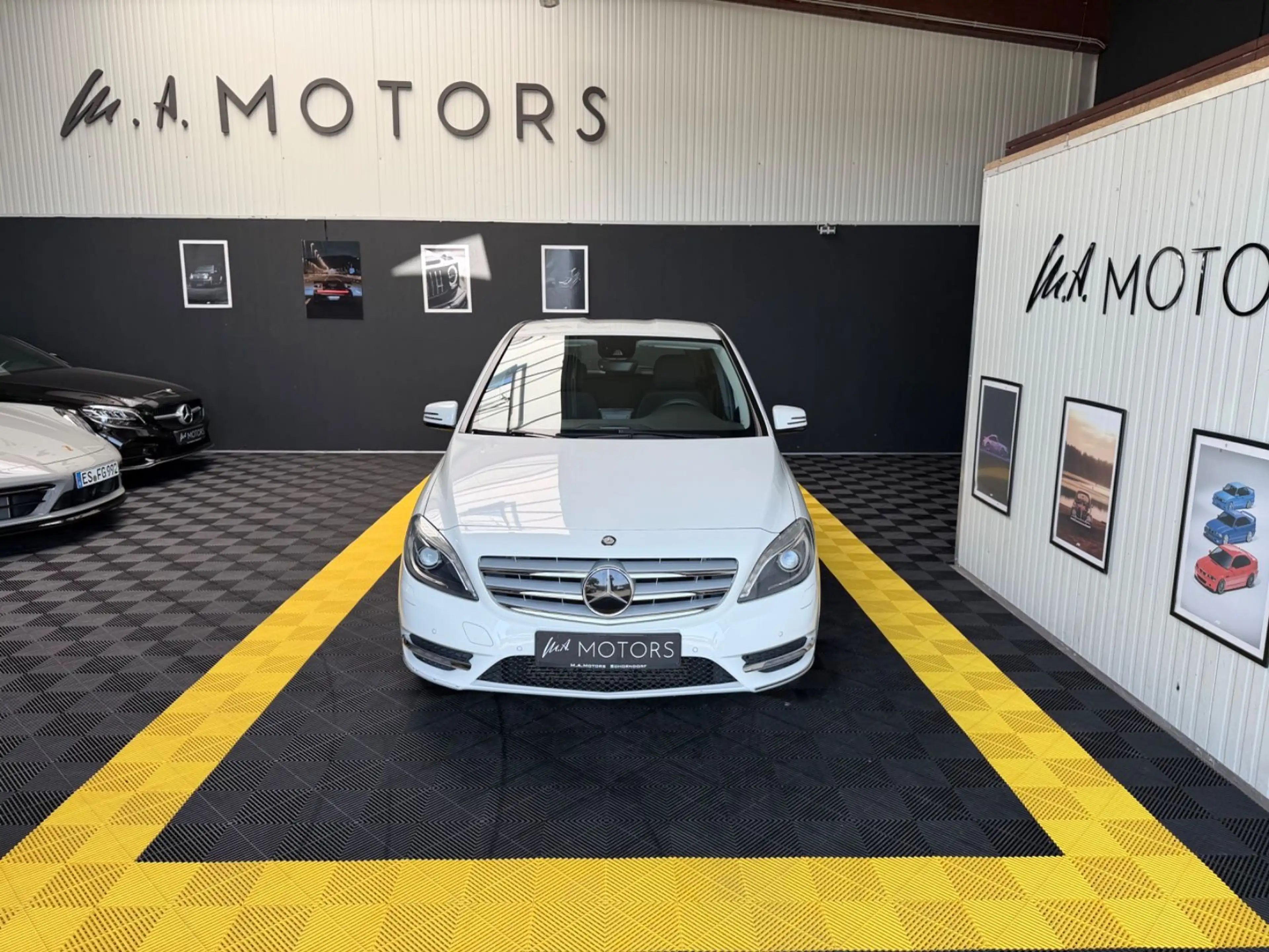Mercedes-Benz B 220 B220 4Matic/KAMERA/ILS/TOTWI/