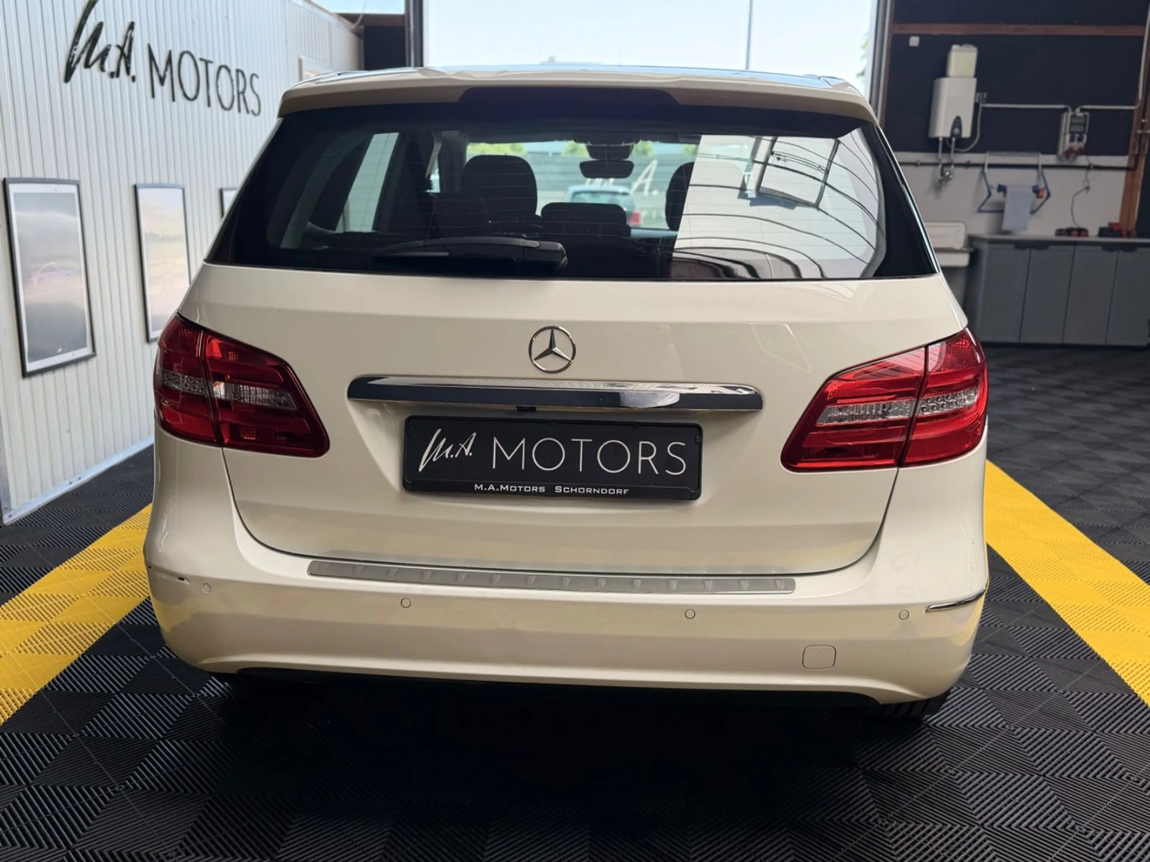 Mercedes-Benz B 220 B220 4Matic/KAMERA/ILS/TOTWI/ — photo 9