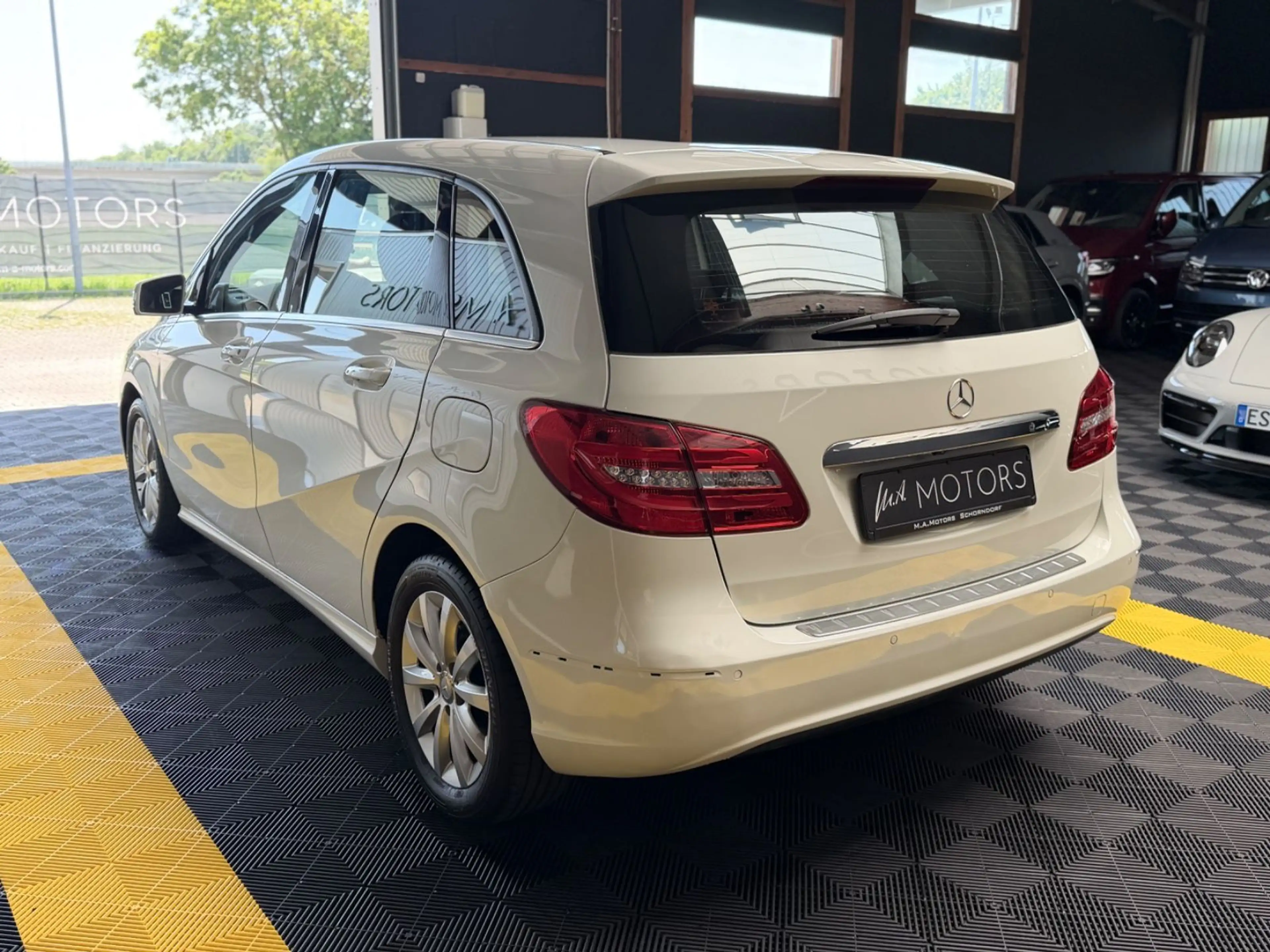 Mercedes-Benz B 220 B220 4Matic/KAMERA/ILS/TOTWI/ — photo 10