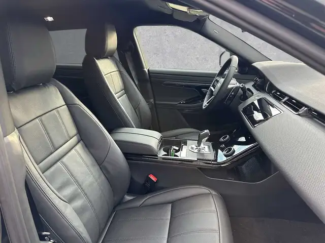 Land Rover Range Rover Evoque view 3