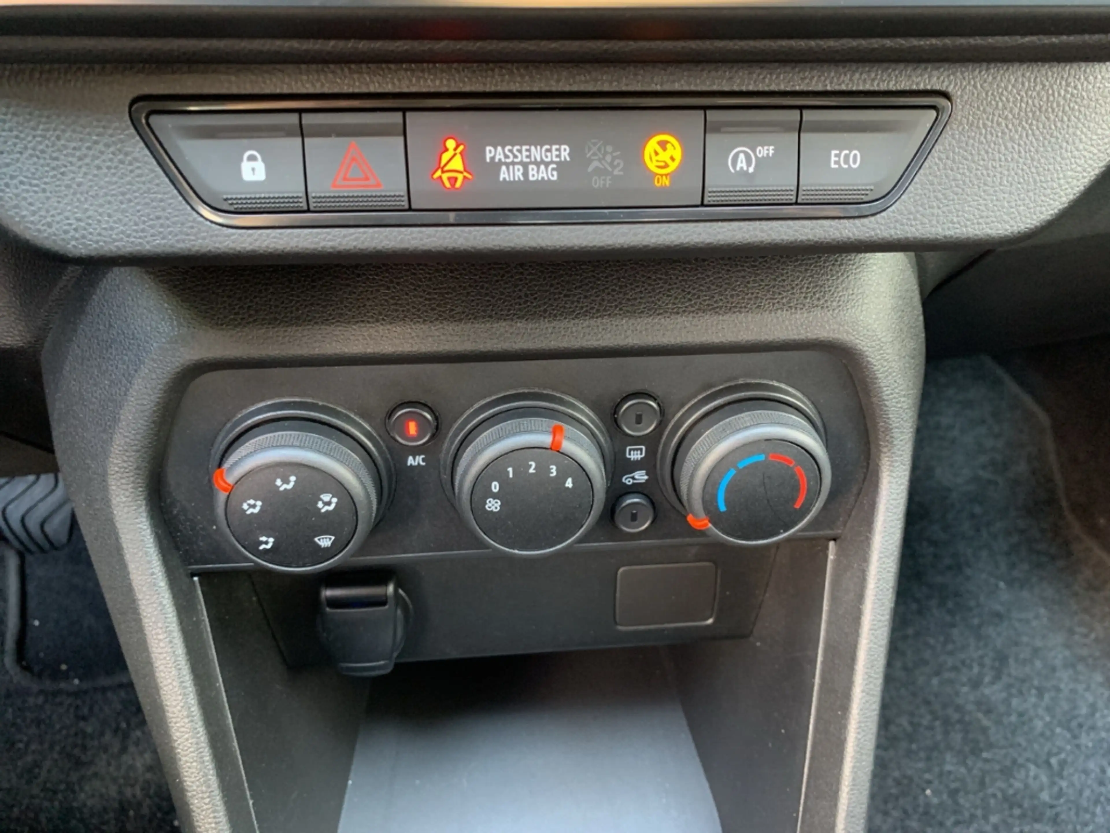 Dacia Sandero COMFORT TCE 100 ECO-G Comfort LPG+KLIMA+RADIO — photo 18
