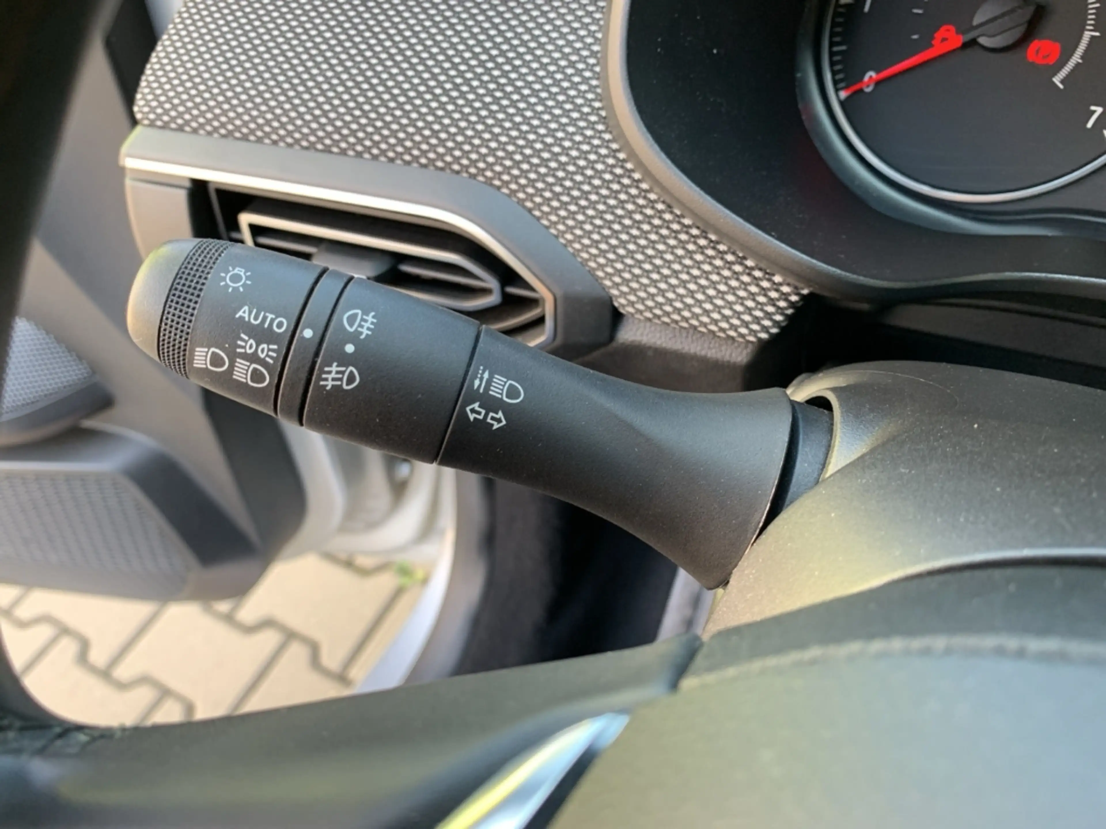 Dacia Sandero COMFORT TCE 100 ECO-G Comfort LPG+KLIMA+RADIO — photo 22