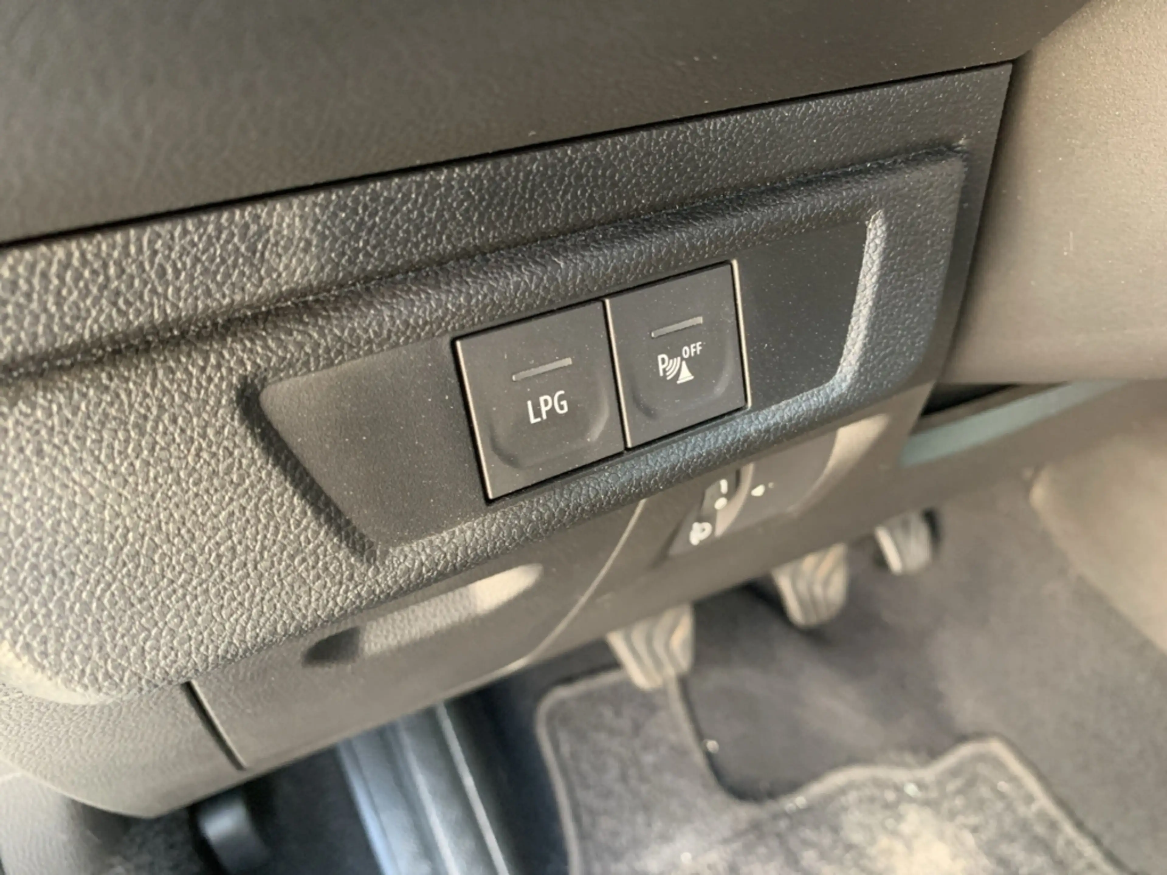 Dacia Sandero COMFORT TCE 100 ECO-G Comfort LPG+KLIMA+RADIO — photo 21