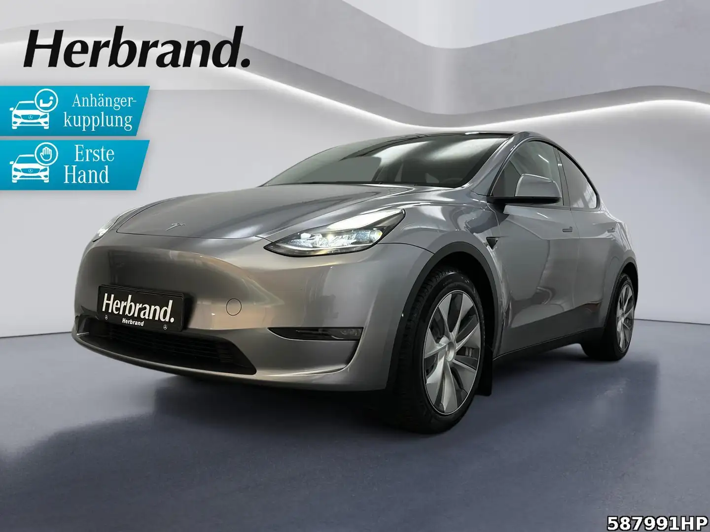 Tesla Model Y Long Range Dual AWD Anhängerk., 1te Hand Silber - 1