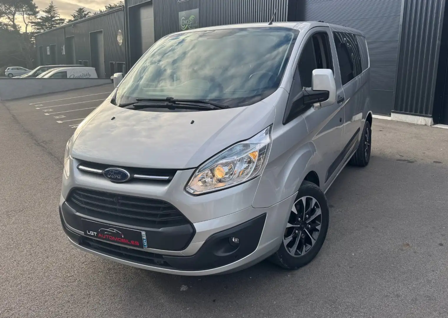 Ford Transit Custom 310 L1H1 2.2 TDCi 125ch Trend Grau - 2