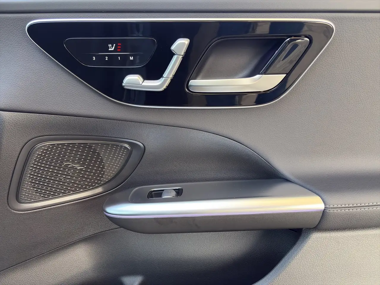 Mercedes-Benz C 300 d T EDITION AMG 360° AHK KEYGO PANO MEMORY 15