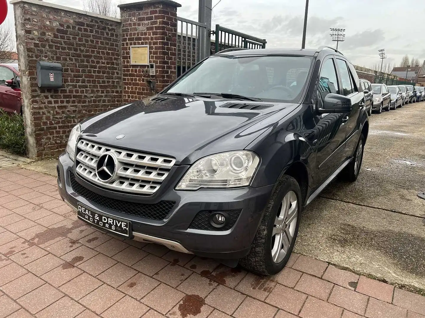 Mercedes-Benz ML 300 CDI MET 210DKM BlueEFFICIENCY Gris - 1