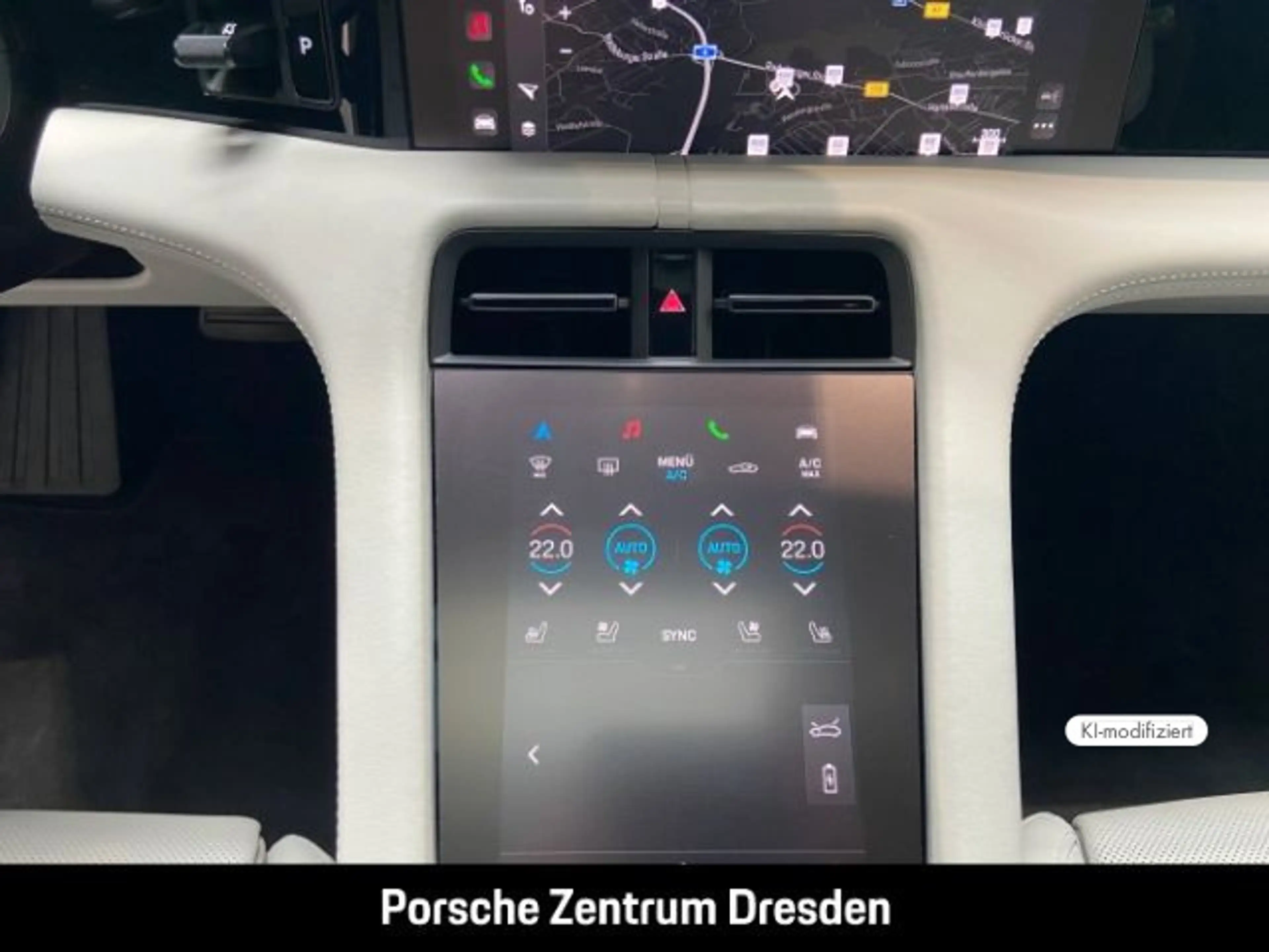 Porsche Taycan 4 Cross Turismo — photo 15