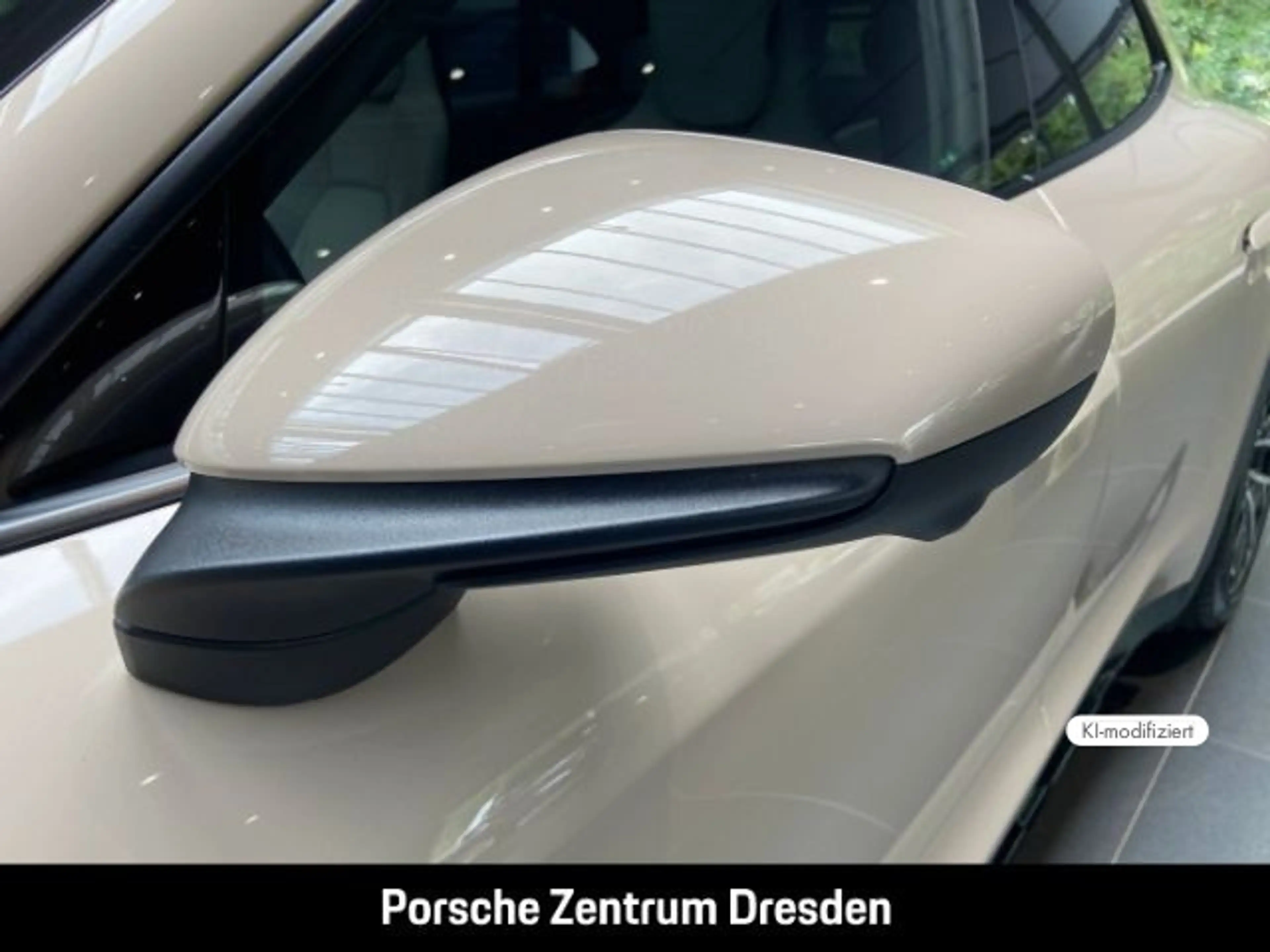 Porsche Taycan 4 Cross Turismo — photo 10