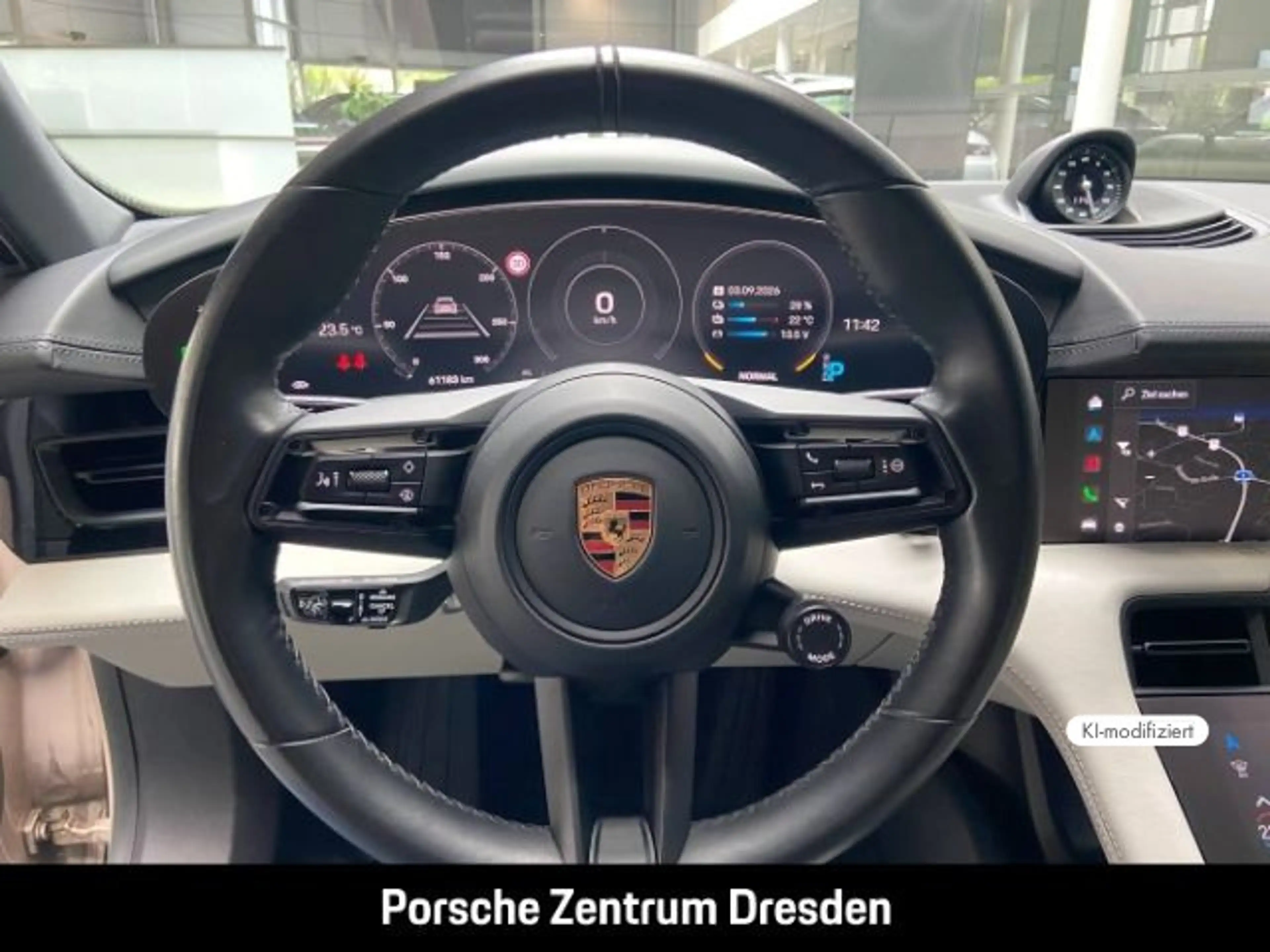 Porsche Taycan 4 Cross Turismo — photo 14