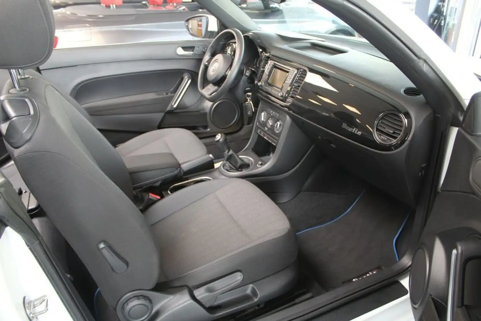 Volkswagen Maggiolino Cabrio 1.2 TSI Design BlueMotion Technology Alb - 2