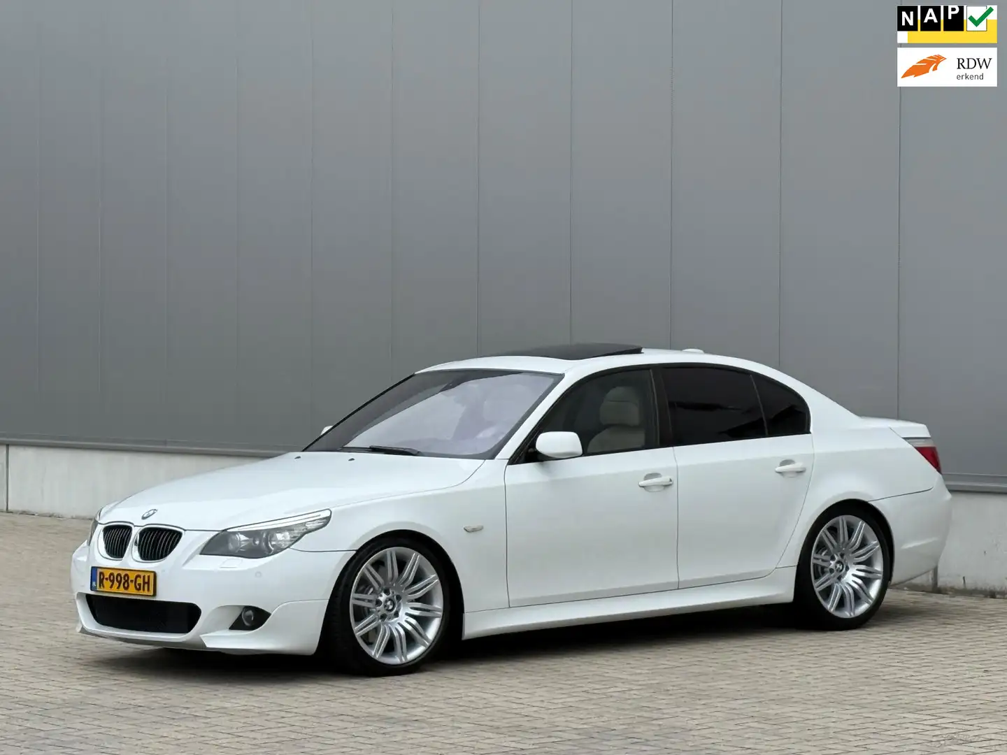 BMW 550 5-serie 550i M pakket PANO BTW YOUNGTIMER VOL OPTI Blanc - 1