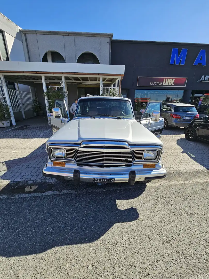 Jeep Wagoneer - 1