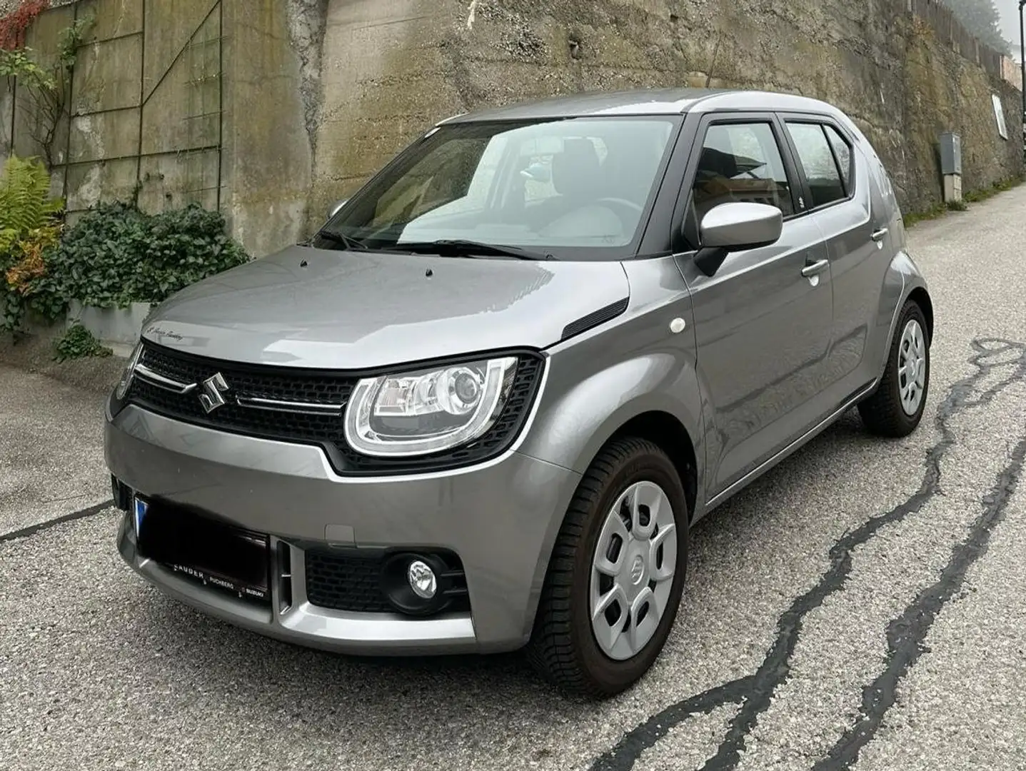 Suzuki Ignis Ignis 1,2 DualJet Hybrid clear clear Grau - 1