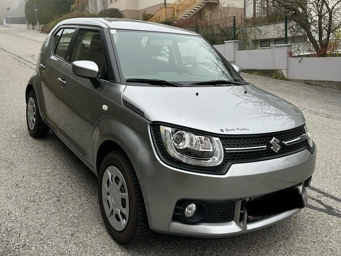 Suzuki Ignis Ignis 1,2 DualJet Hybrid clear clear Grau - 2