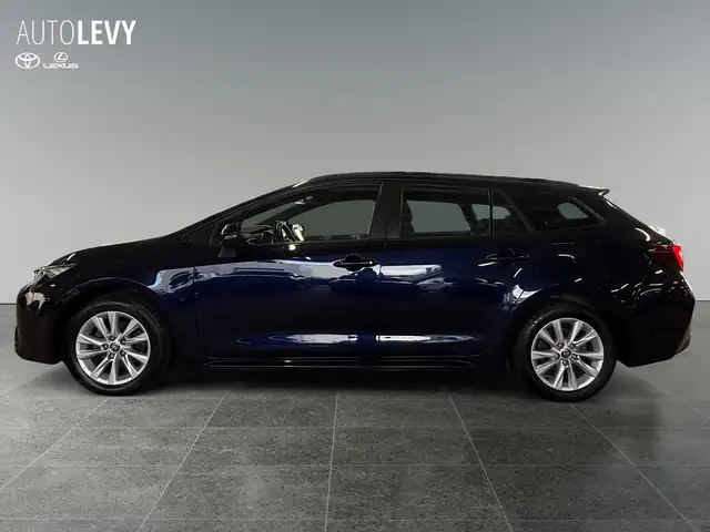 Toyota Corolla view 3