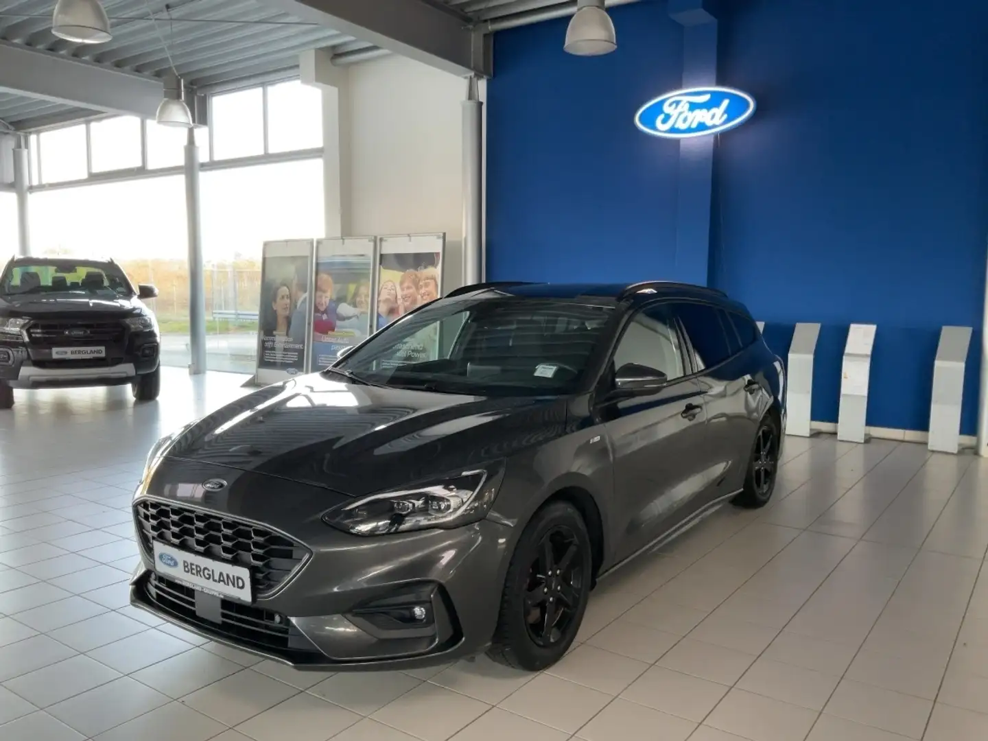 Ford Focus Turnier,ST-Line,  Mild-Hybrid Grijs - 1
