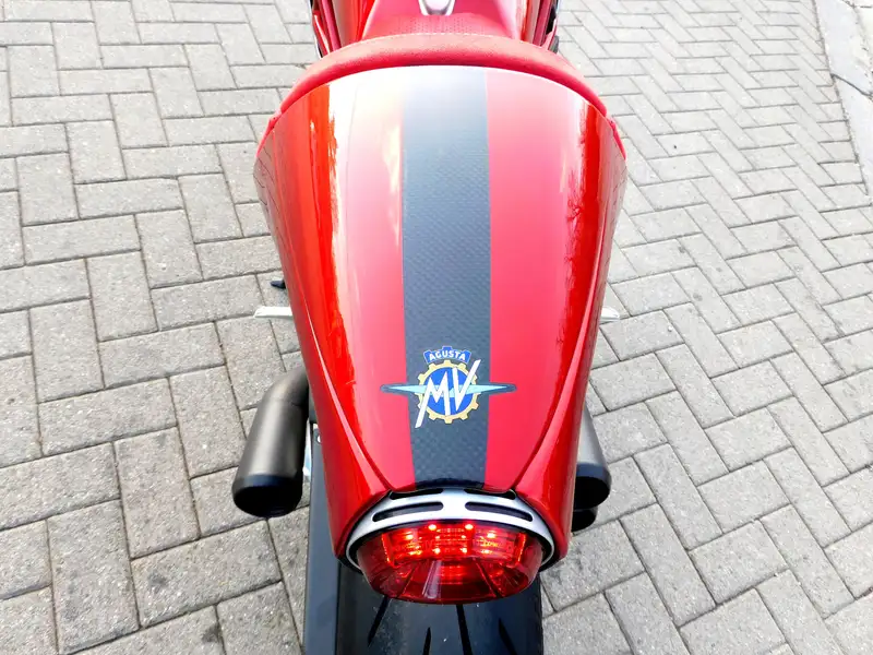 MV Agusta Superveloce 800 - foto 6