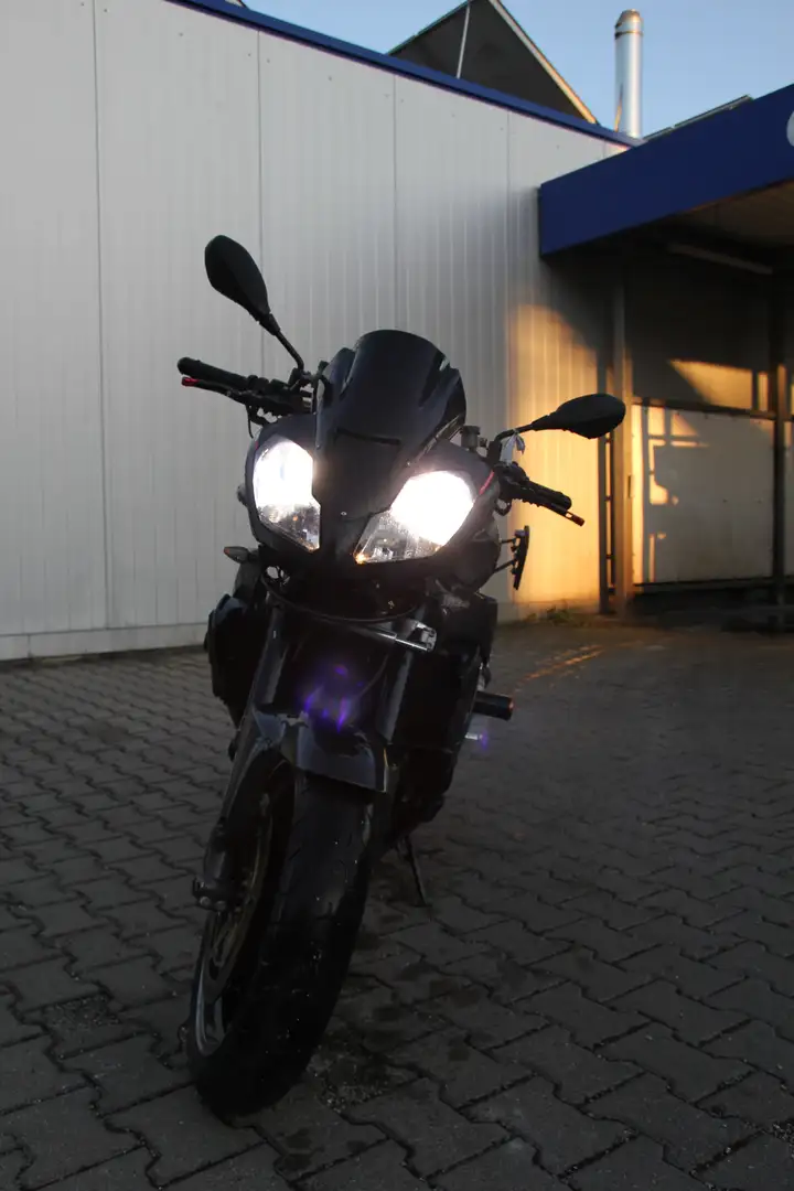 Aprilia RSV 1000 Tuono R - 1