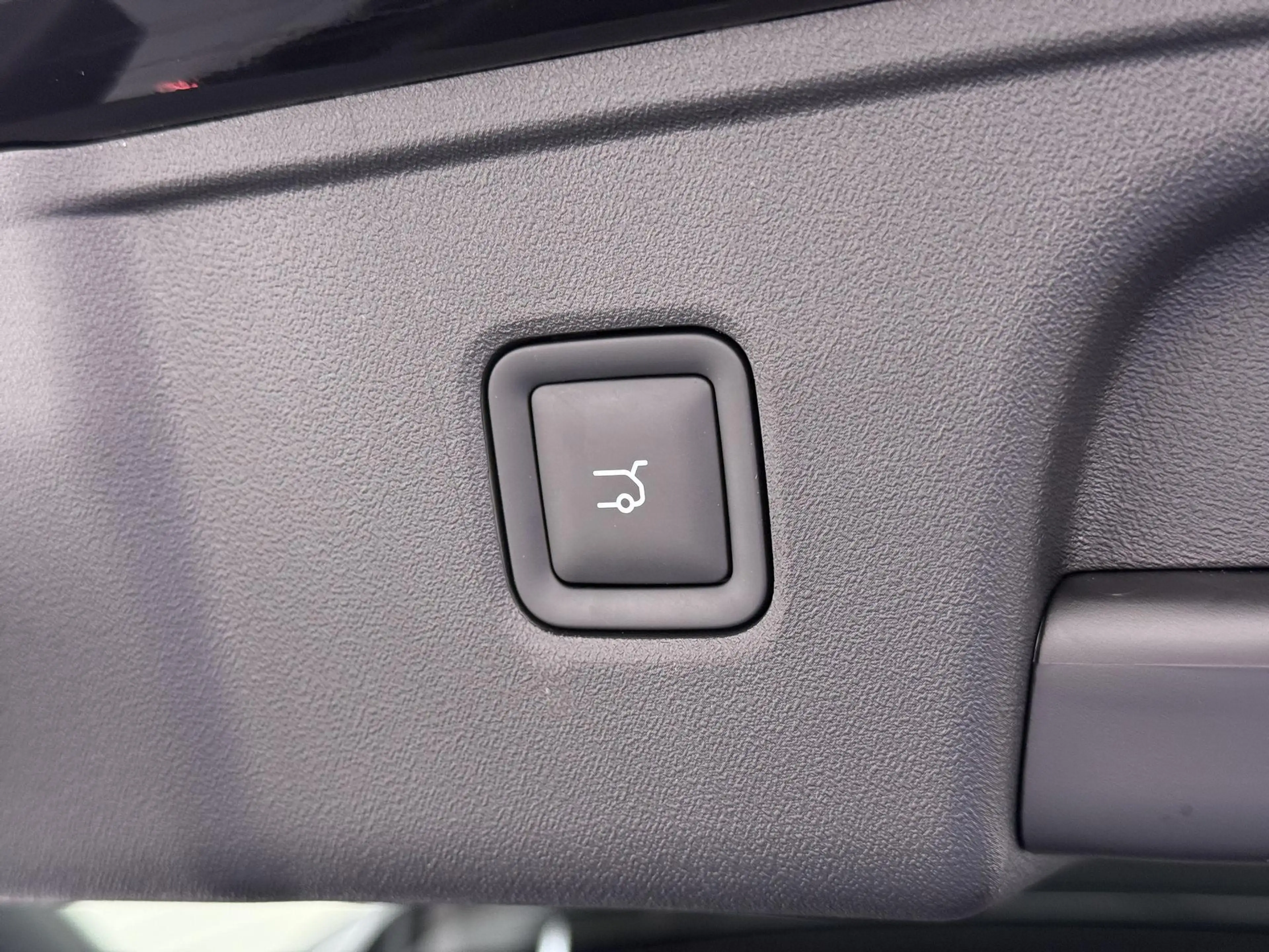 Leapmotor C10 Design REEV 28.4 kWh DEMO:Vraag naar de actuele km — photo 6
