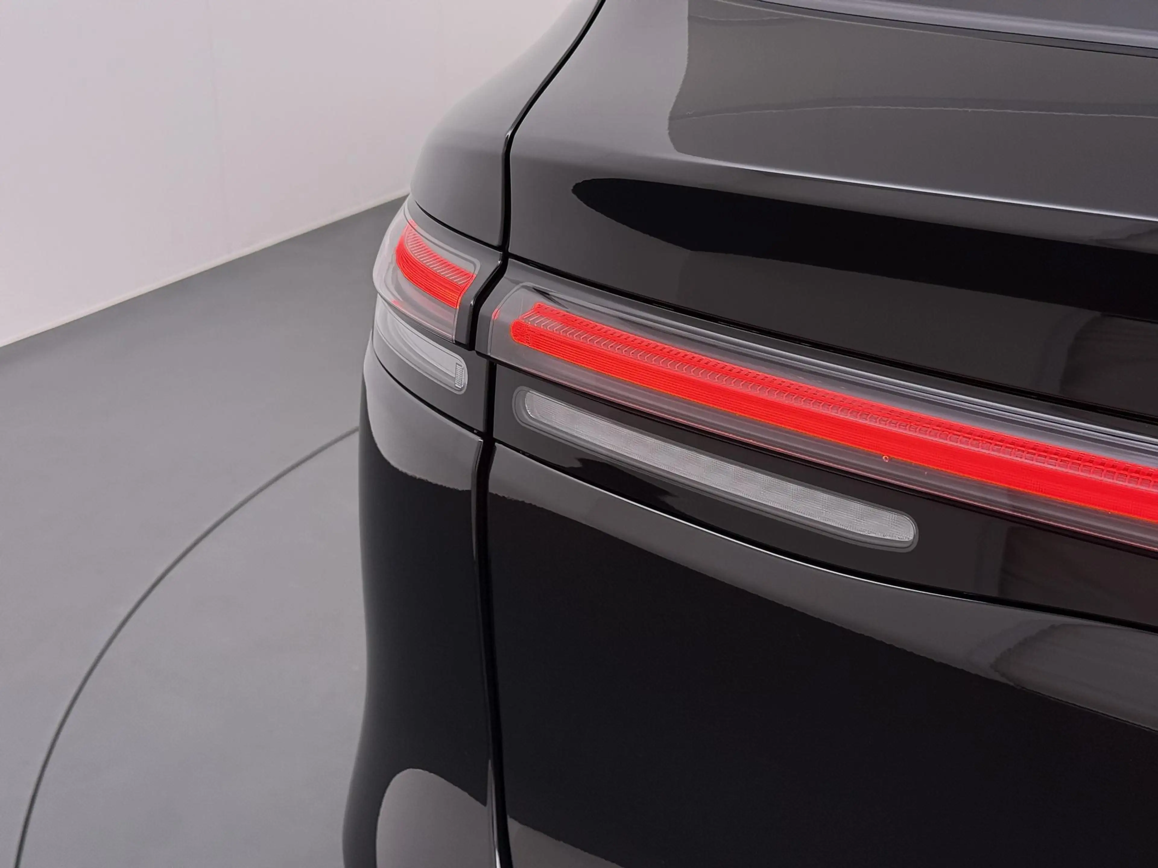 Leapmotor C10 Design REEV 28.4 kWh DEMO:Vraag naar de actuele km — photo 3