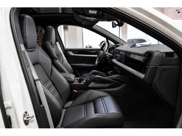 Porsche Cayenne view 5