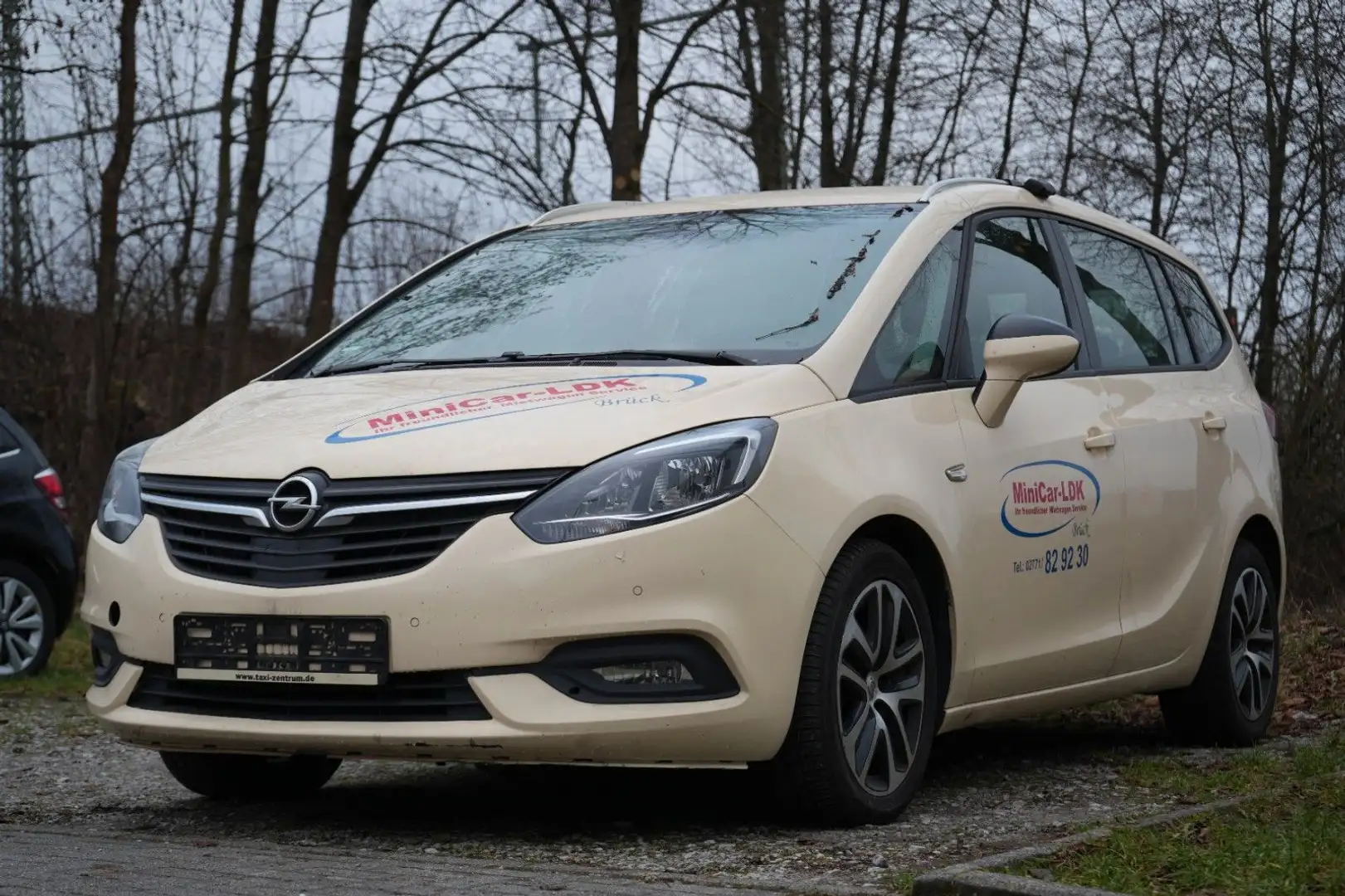 Opel Zafira Opel Zafira Tourer 2.0 CDTI Aut. Getriebeschaden Gelb - 1