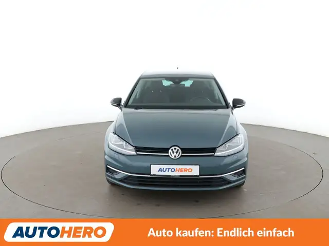 Volkswagen Golf view 9