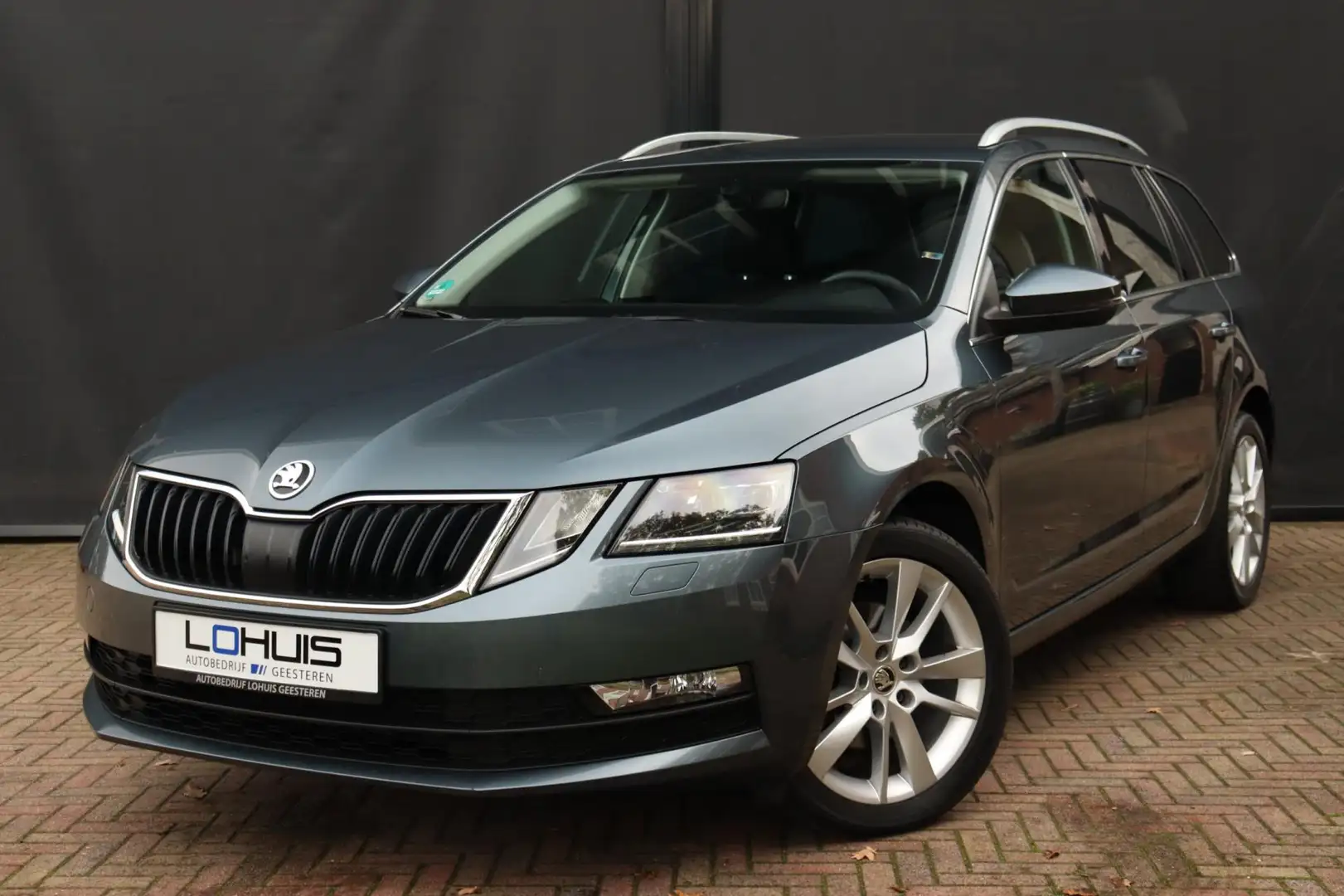 Skoda Octavia Combi 1.5TSI Business Edition Plus DSG | ACC | VIR Grijs - 1