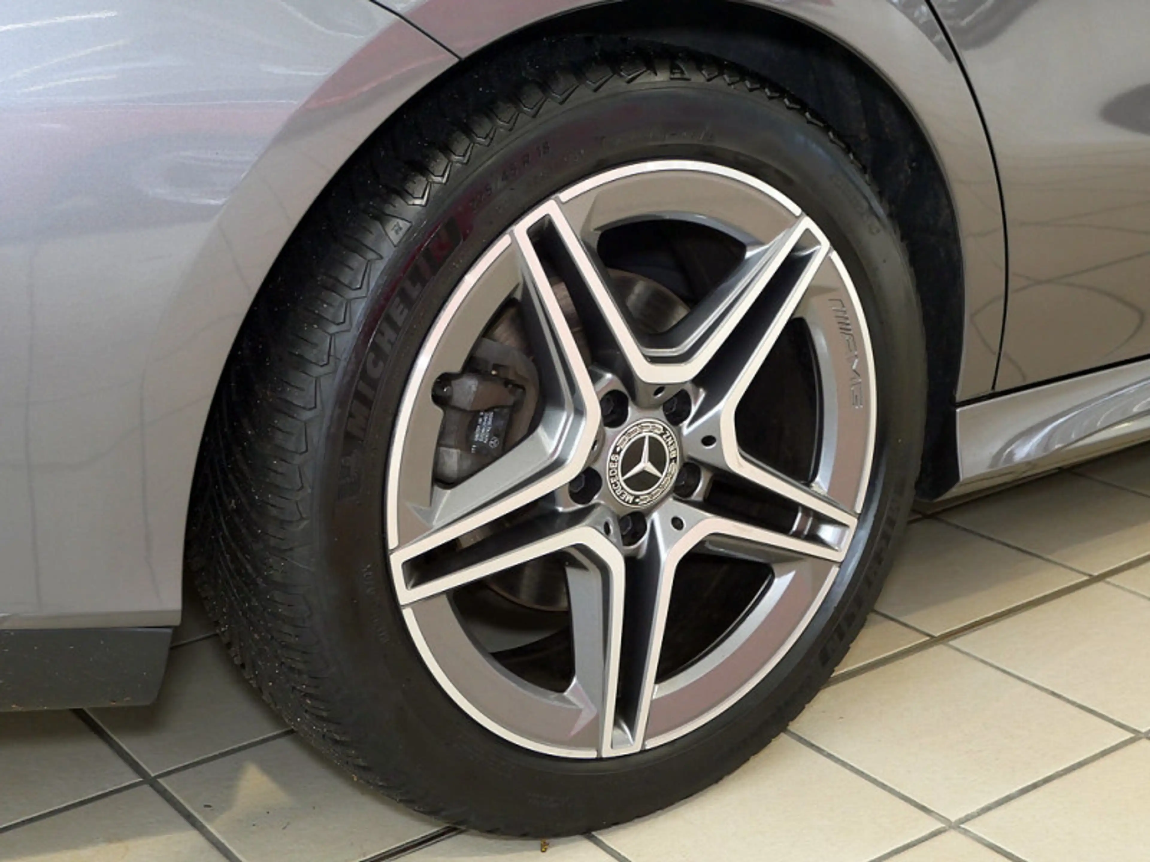 Mercedes-Benz CLA 200 SB AMG 360 AHK DISTR KAMERA PANO SPUR — photo 12