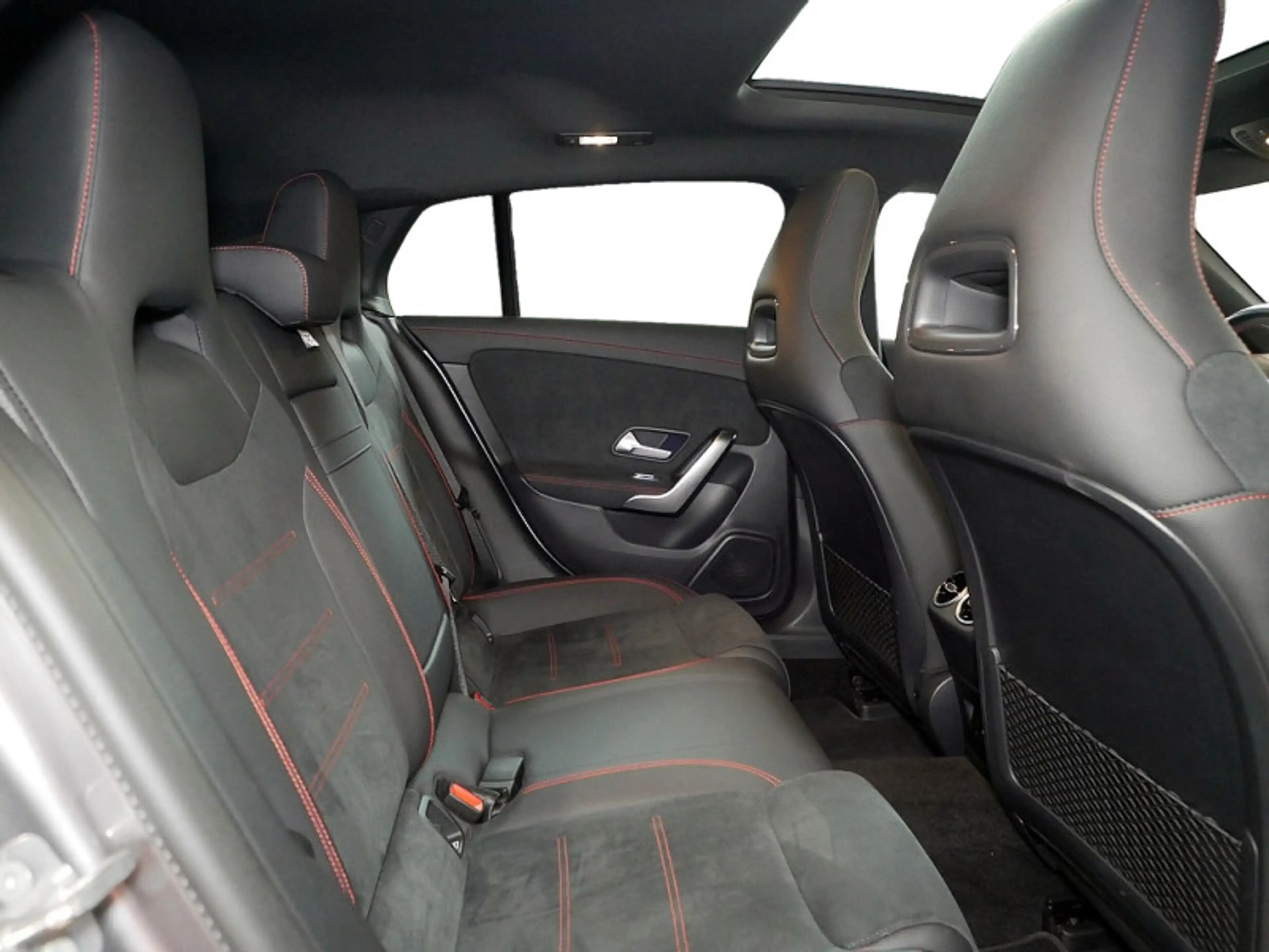 Mercedes-Benz CLA 200 SB AMG 360 AHK DISTR KAMERA PANO SPUR — photo 8