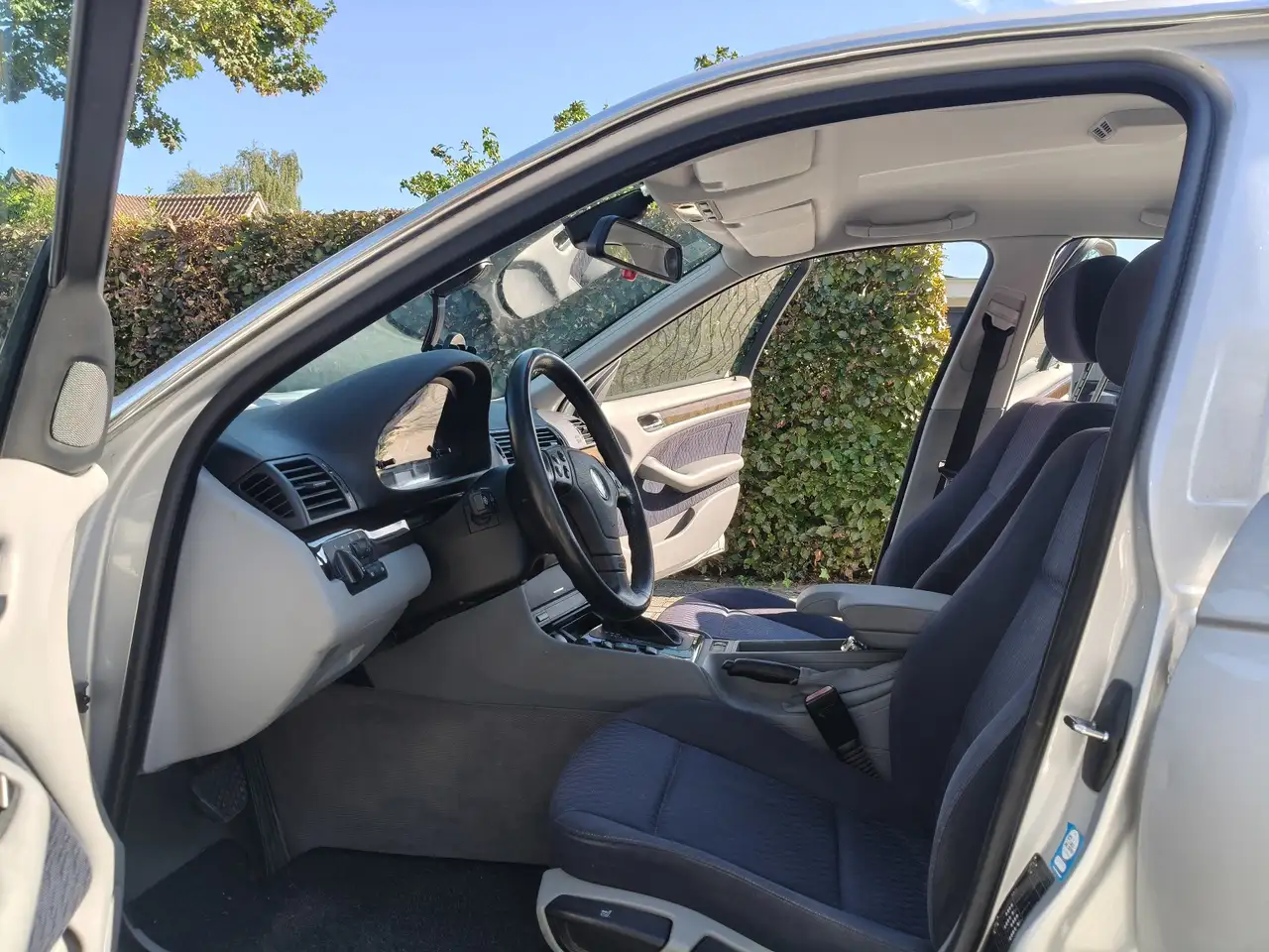 BMW 323i, foto 3