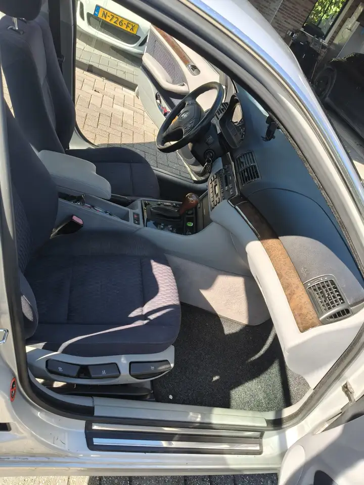 BMW 323i, foto 4