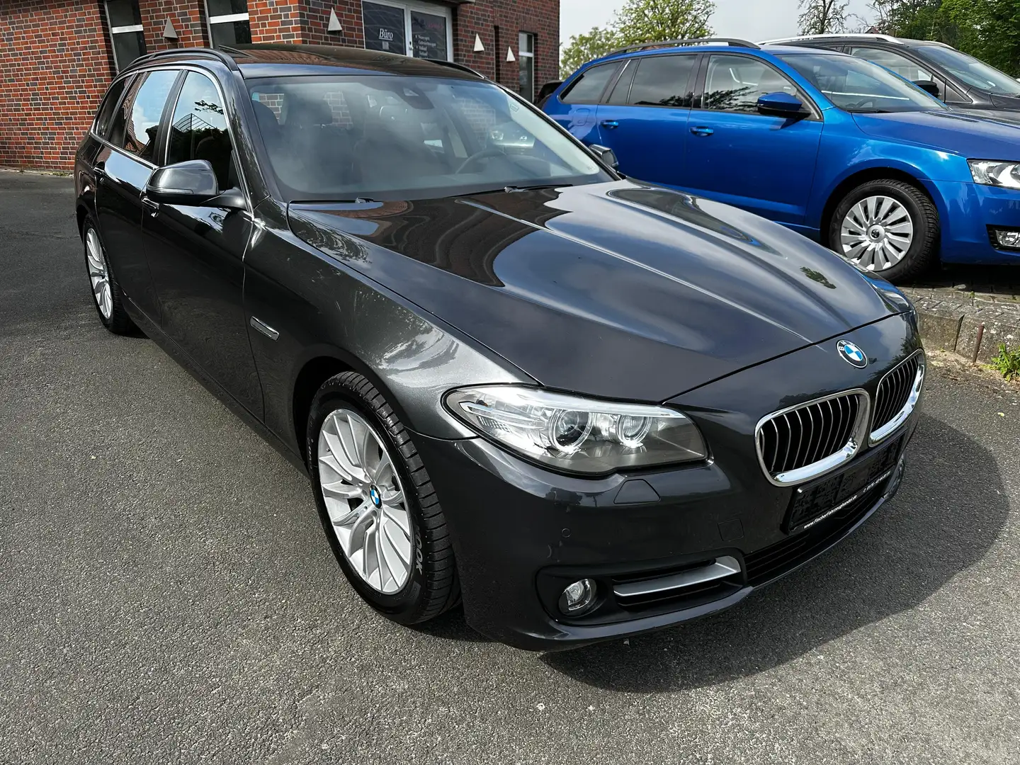 BMW 530 530d xDrive Luxury - Leder - ACC - Pano - H&K Grigio - 2