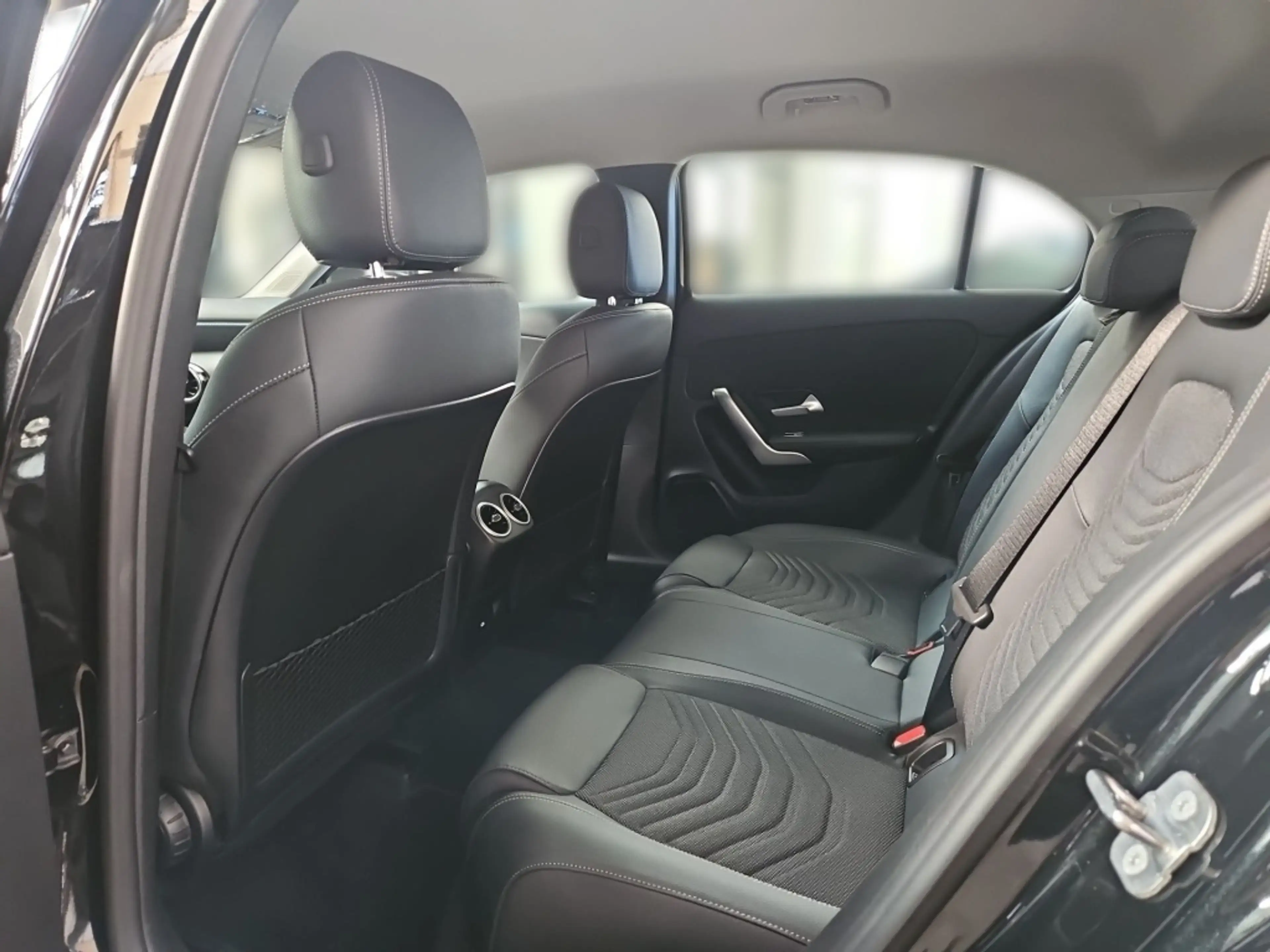 Mercedes-Benz A 180 Progressive Totwi. Navi LED SHZ SpurH KAM — photo 11
