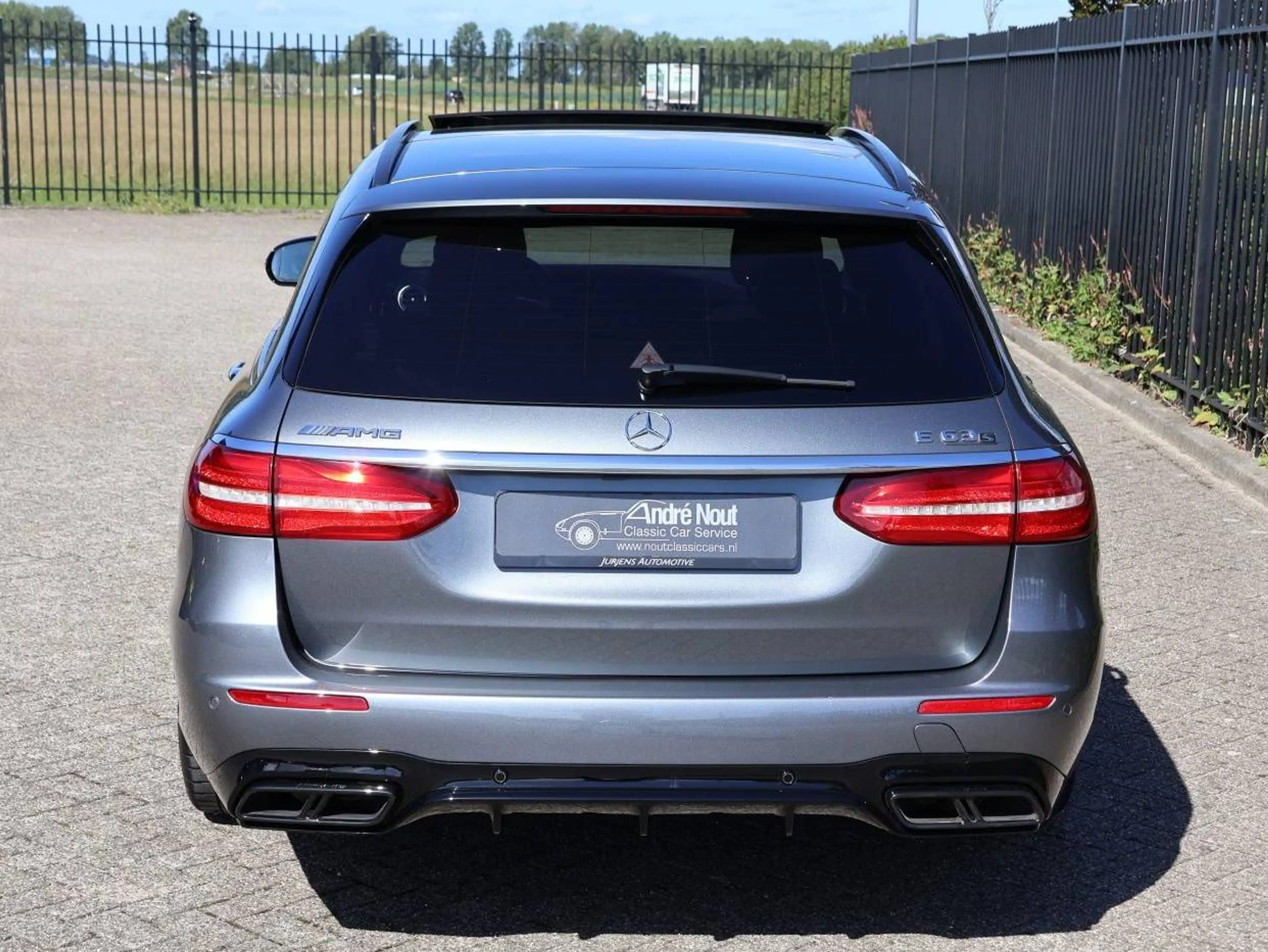 Mercedes-Benz E 63 AMG S station — photo 9
