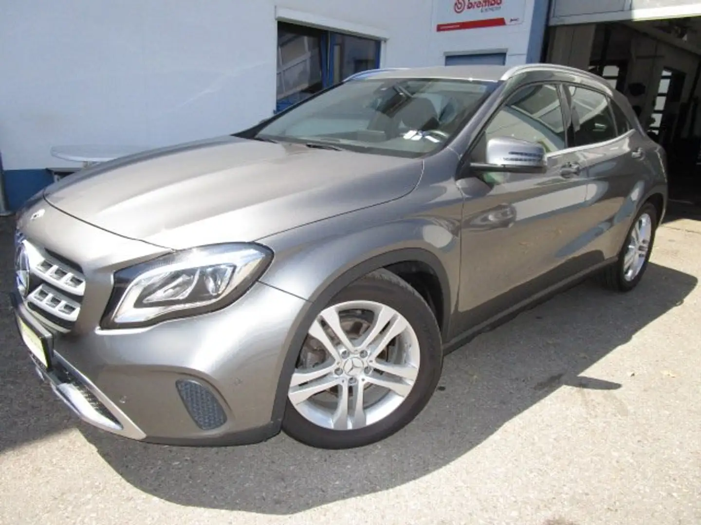 Mercedes-Benz GLA 180 GLA 180 (156.942) Gris - 2