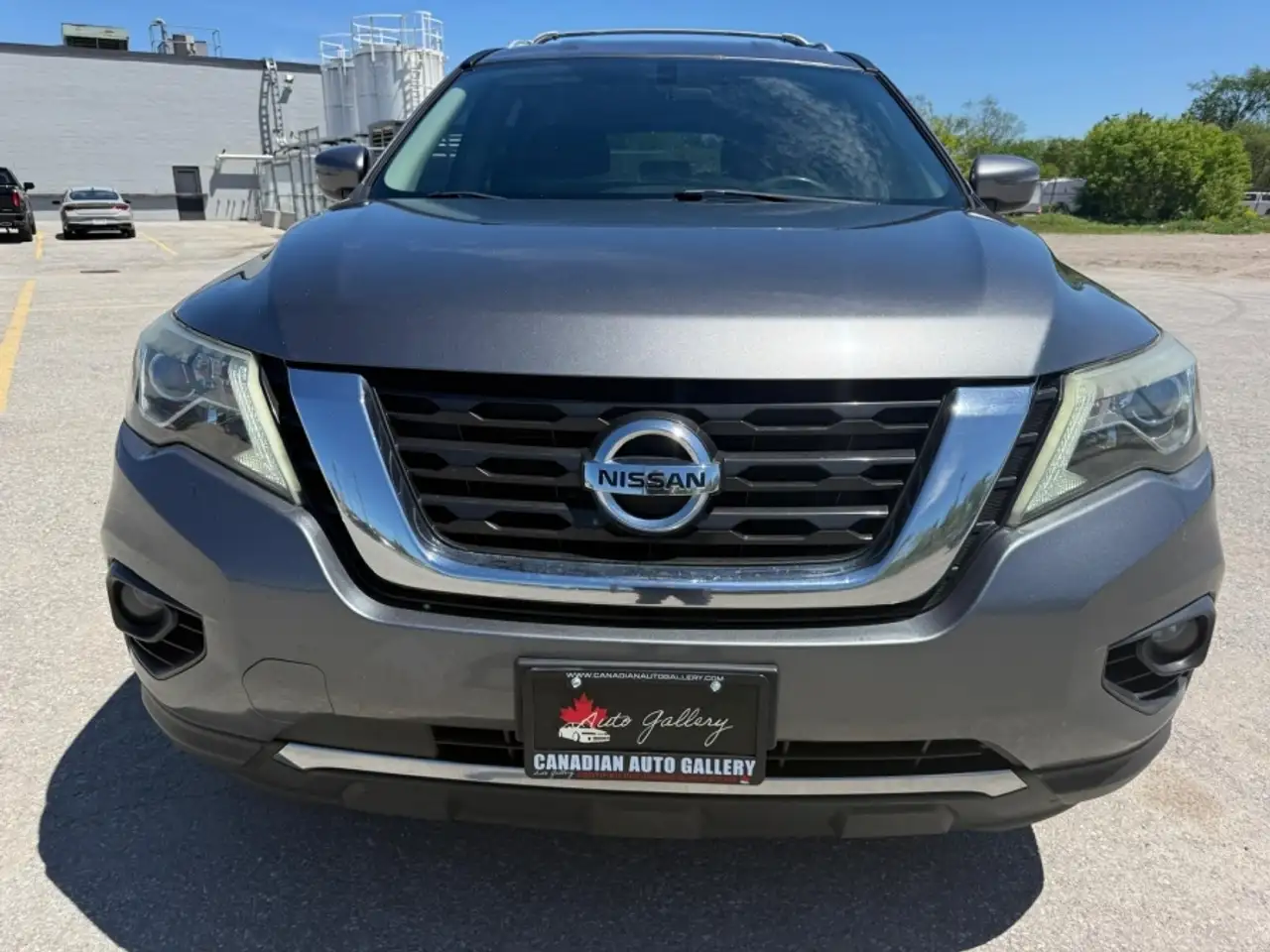 Nissan Pathfinder снимка Nissan Pathfinder