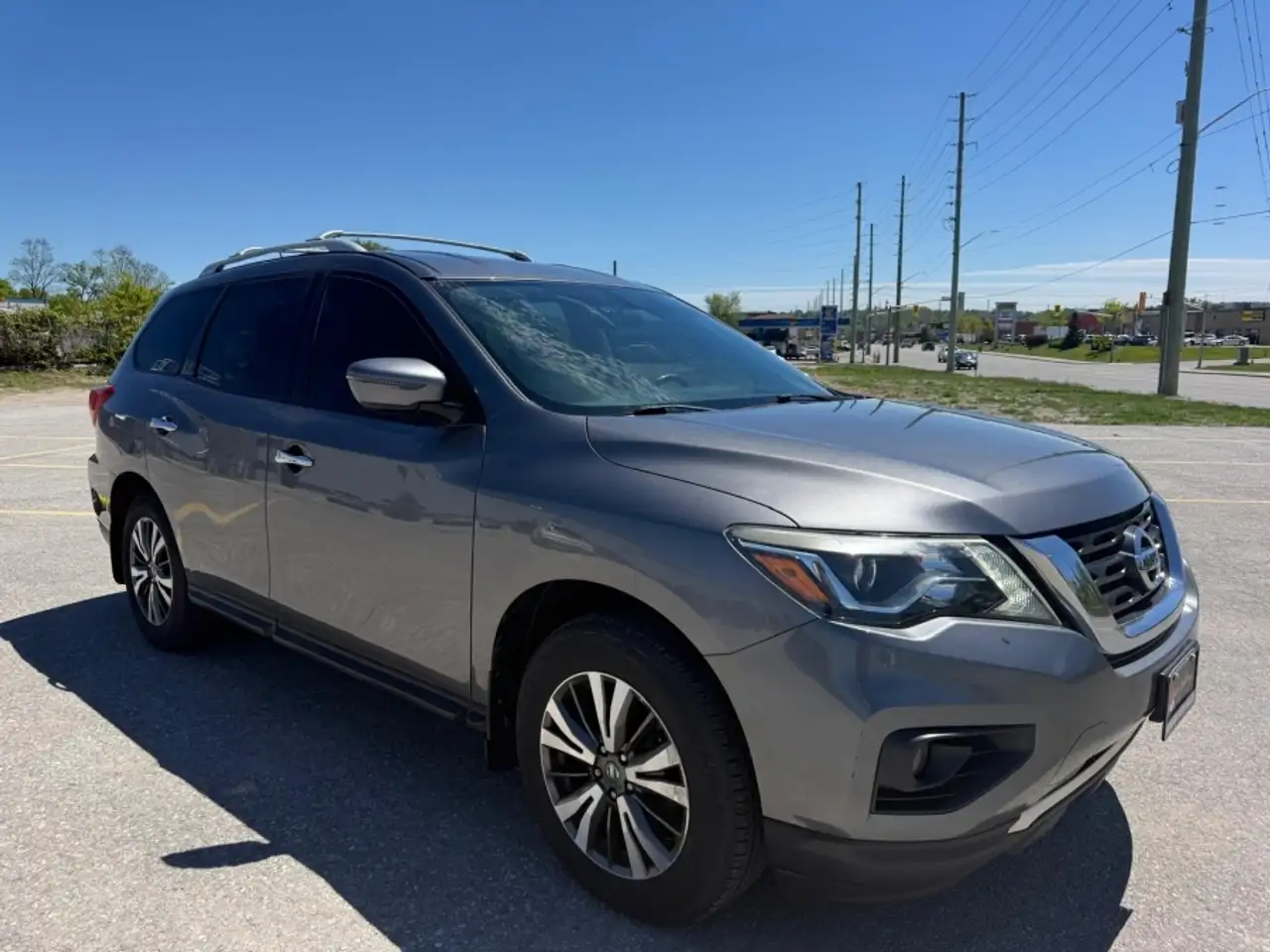 Nissan Pathfinder снимка Nissan Pathfinder