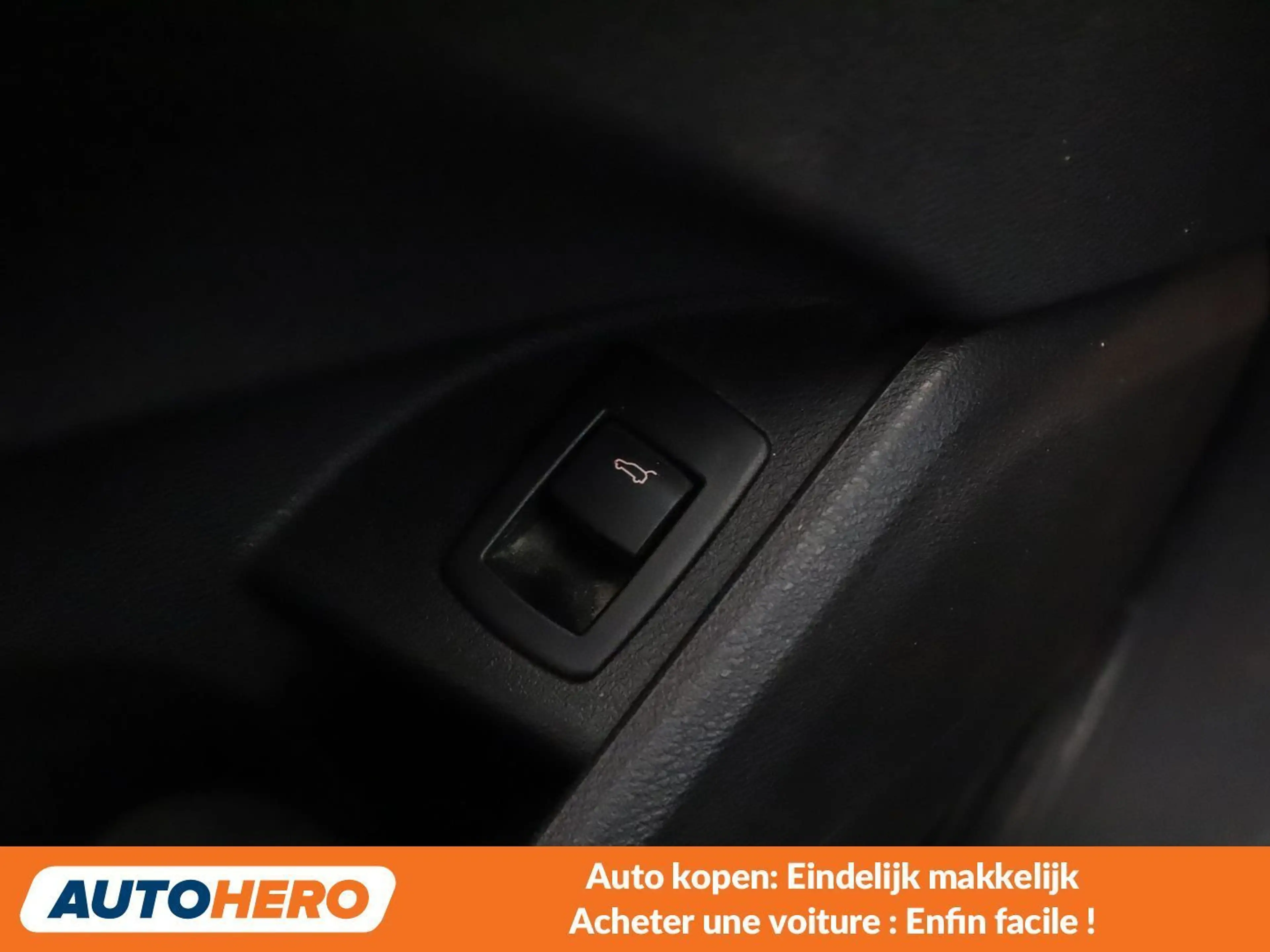BMW X2 sDrive 18d Advantage — photo 15
