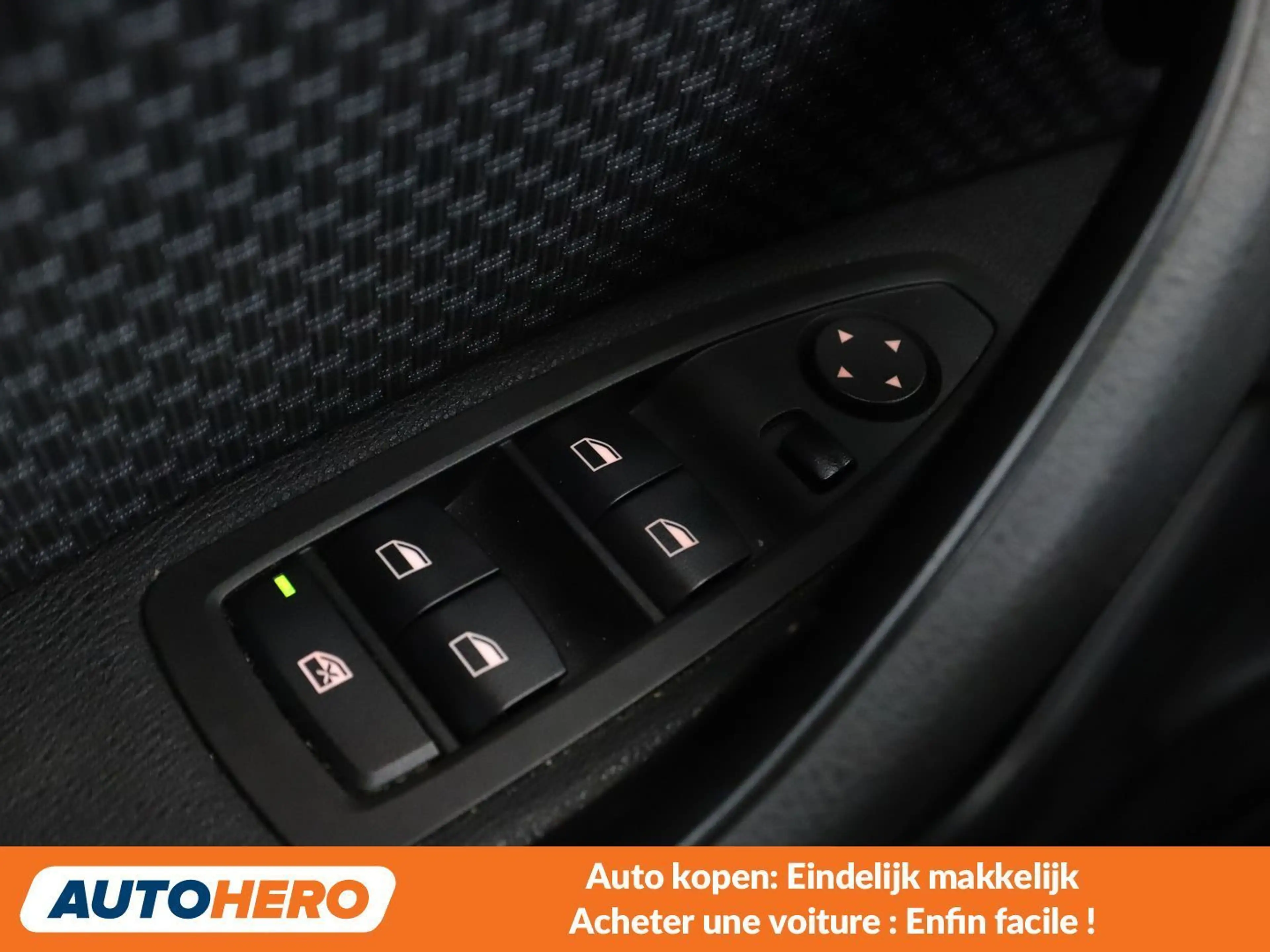 BMW X2 sDrive 18d Advantage — photo 14