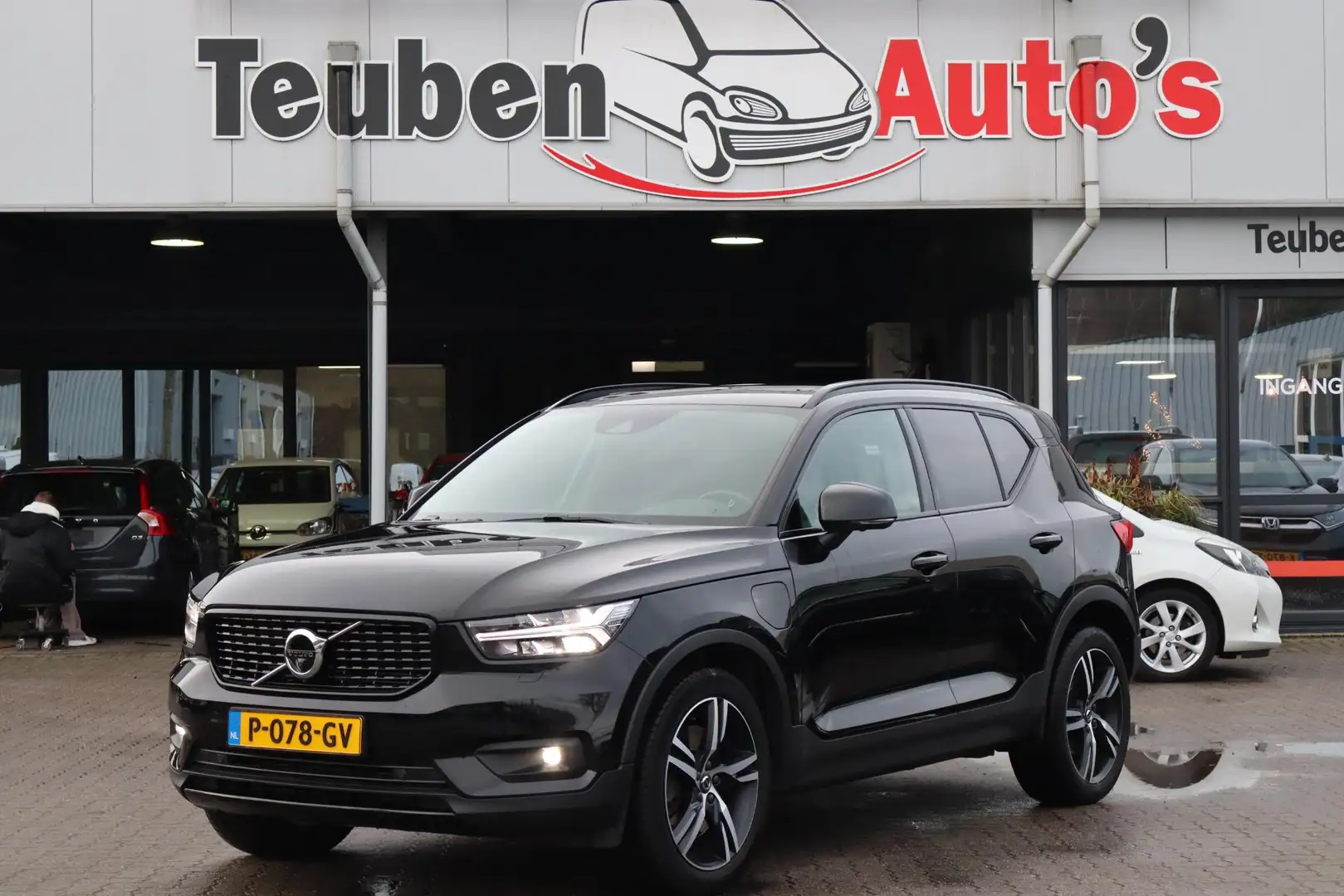 Volvo XC40 1.5 T5 Recharge Inscription (BTW AUTO), Panoramada Schwarz - 1